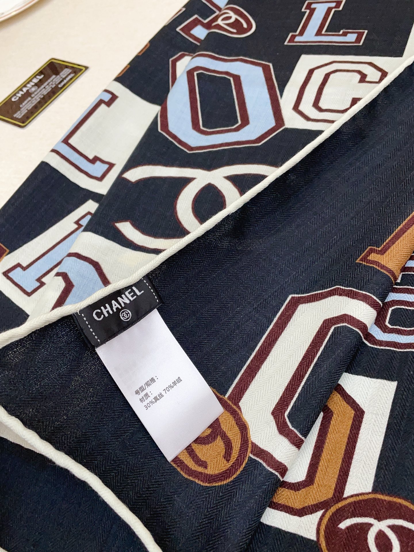 ✨✨【双面同色 丝毛款】小香 羊绒方巾‼️抢‼️VIP推荐 ‼️👍下手一定要快【高端 大爱 ‼️纯羊绒 