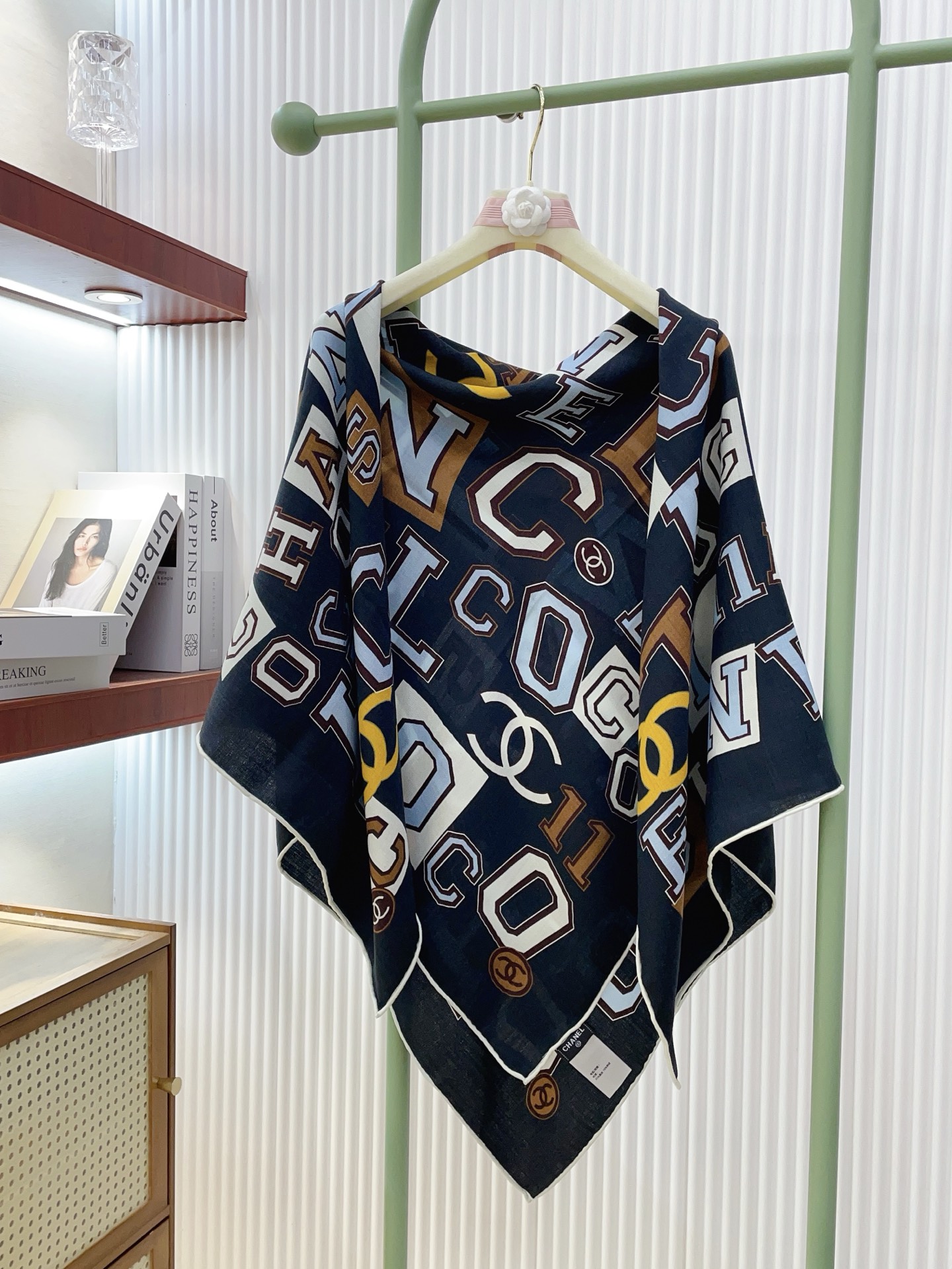 ✨✨【双面同色 丝毛款】小香 羊绒方巾‼️抢‼️VIP推荐 ‼️👍下手一定要快【高端 大爱 ‼️纯羊绒 