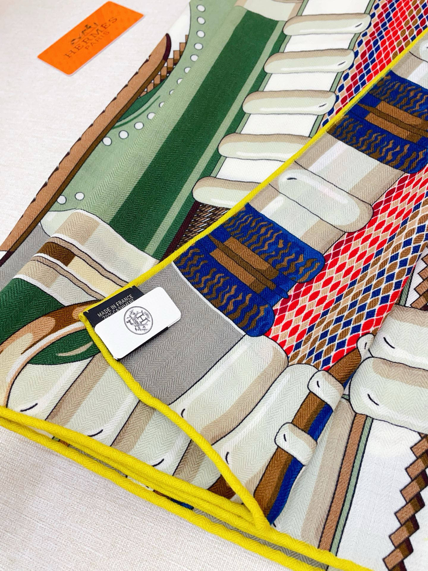 ✨✨【双面同色 丝毛款】H家羊绒新款 买了都说好看‼️推荐💕【银花集 140】羊绒方巾‼️H家ZG爆款🎁