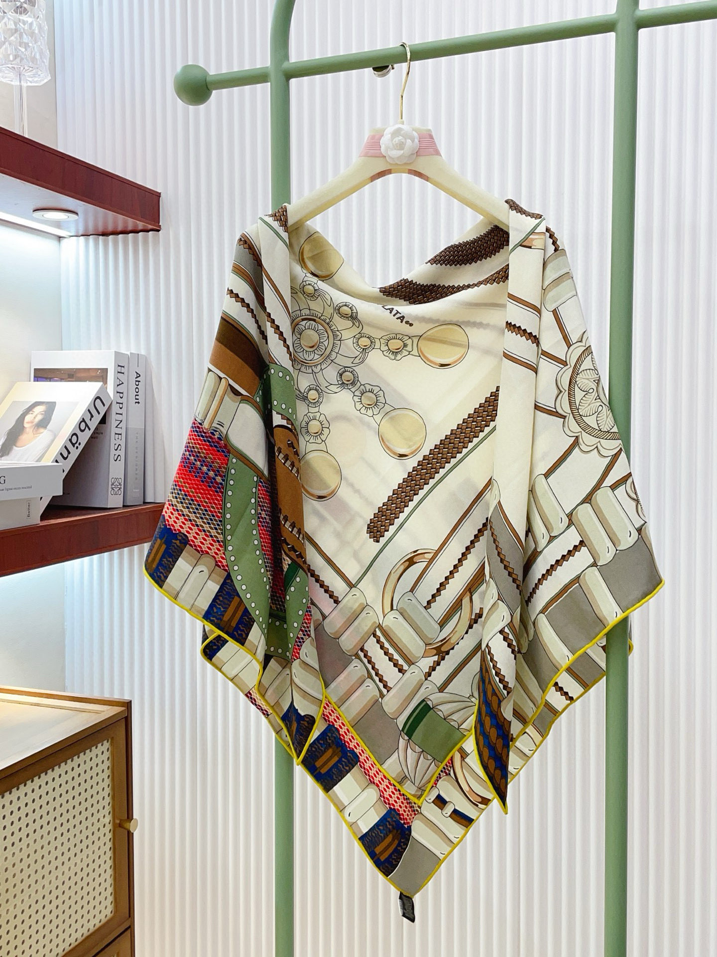 ✨✨【双面同色 丝毛款】H家羊绒新款 买了都说好看‼️推荐💕【银花集 140】羊绒方巾‼️H家ZG爆款🎁