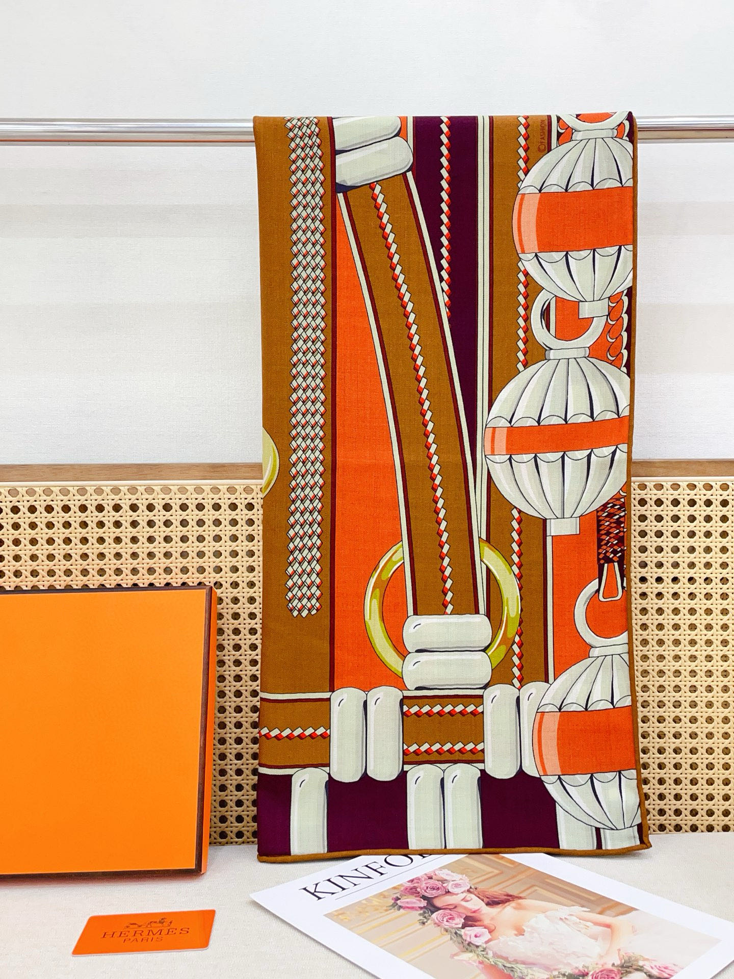 ✨✨【双面同色 丝毛款】H家羊绒新款 买了都说好看‼️推荐💕【银花集 140】羊绒方巾‼️H家ZG爆款🎁