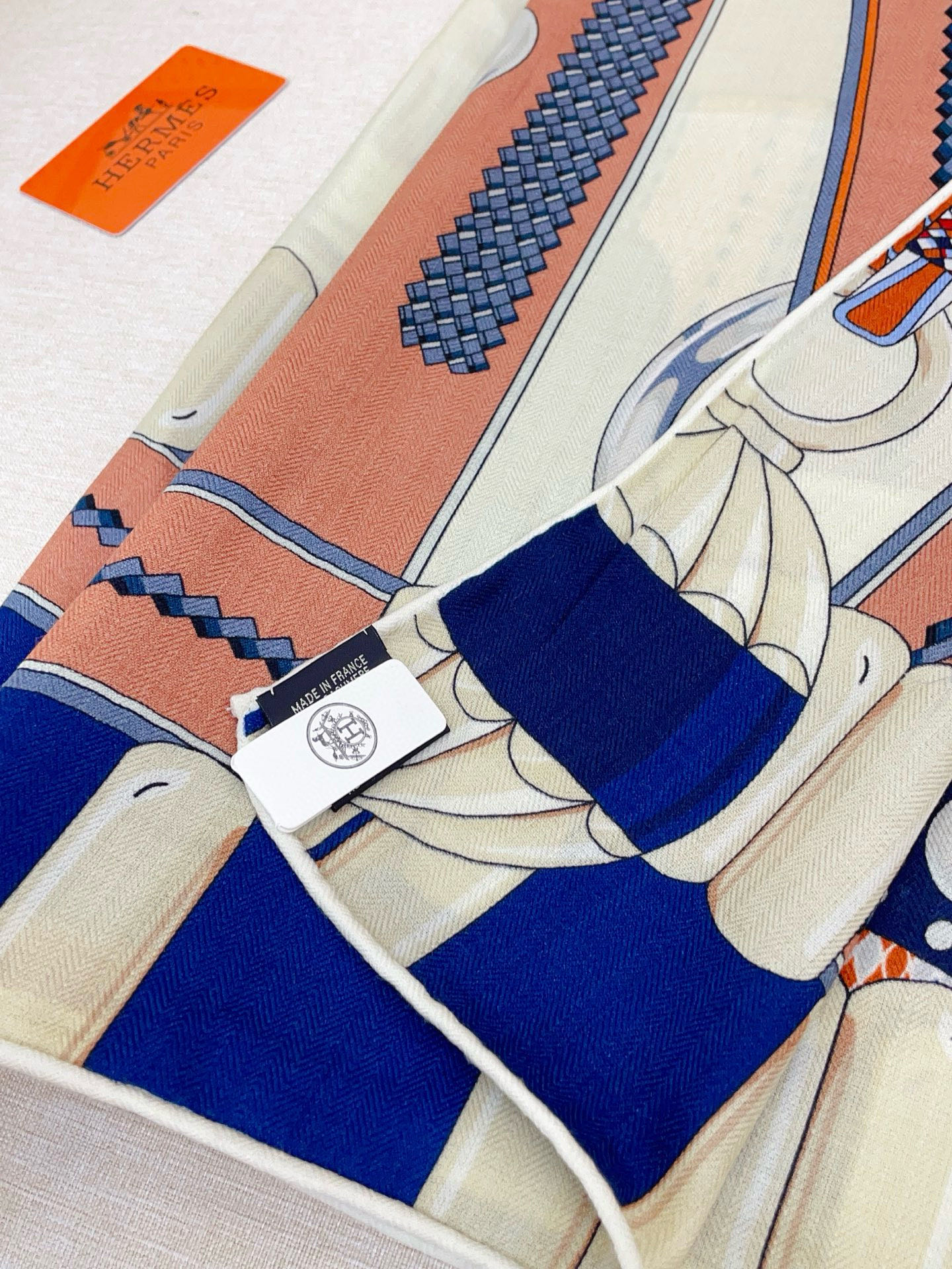 ✨✨【双面同色 丝毛款】H家羊绒新款 买了都说好看‼️推荐💕【银花集 140】羊绒方巾‼️H家ZG爆款🎁