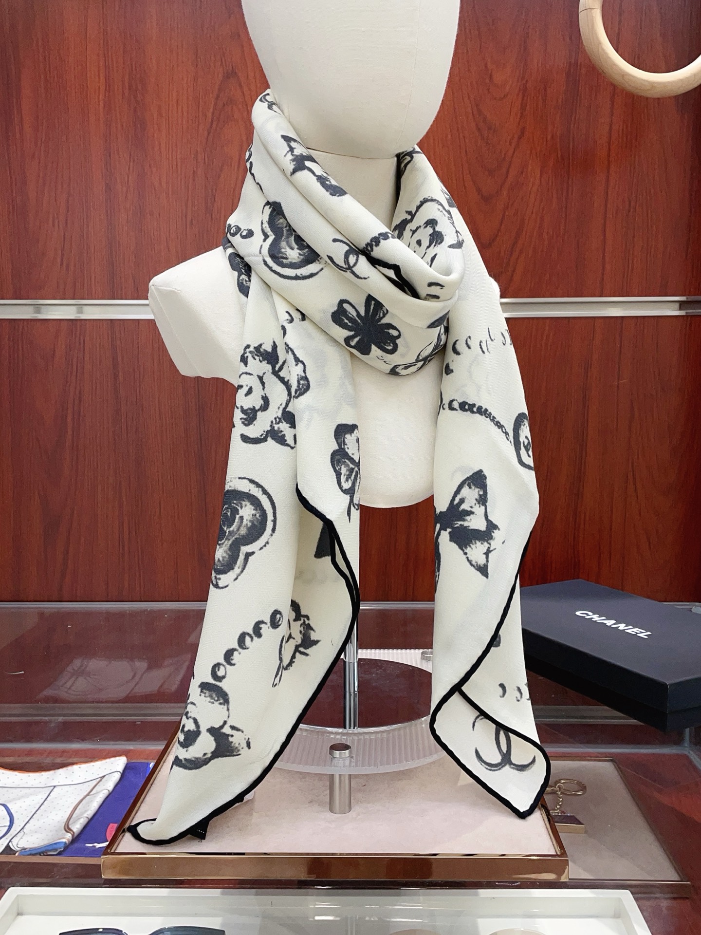 ✨✨【双面同色 丝毛款】小香 羊绒方巾‼️抢‼️VIP推荐 ‼️👍下手一定要快【高端 大爱 ‼️纯羊绒 