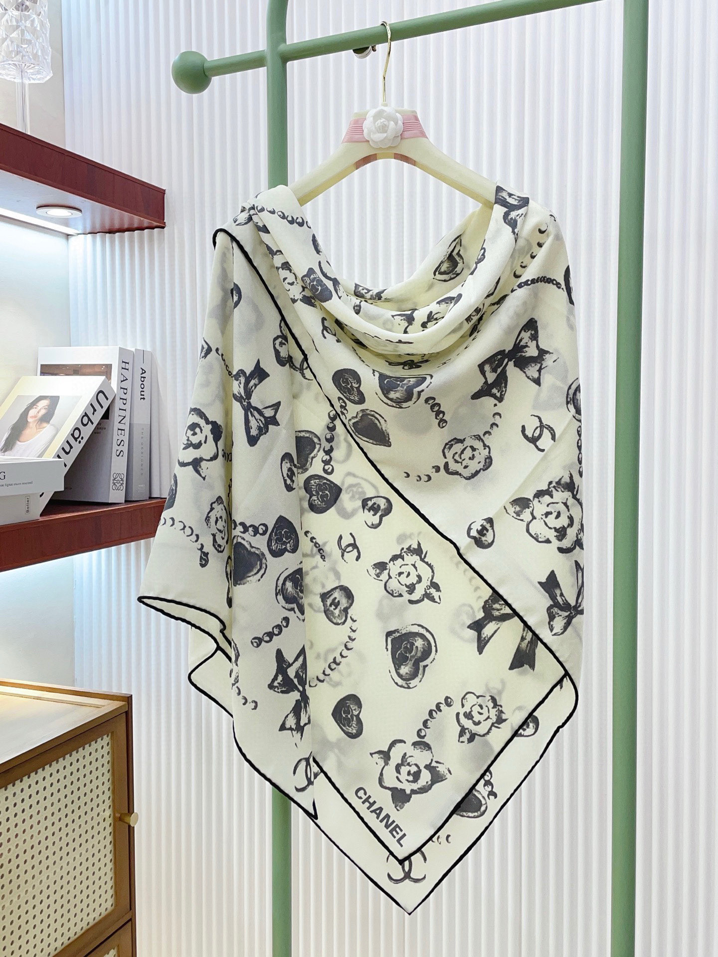 ✨✨【双面同色 丝毛款】小香 羊绒方巾‼️抢‼️VIP推荐 ‼️👍下手一定要快【高端 大爱 ‼️纯羊绒 