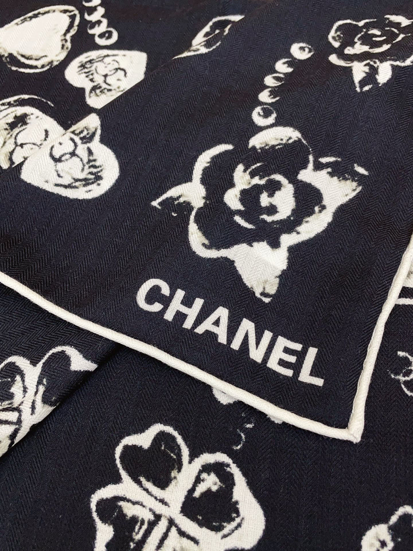 ✨✨【双面同色 丝毛款】小香 羊绒方巾‼️抢‼️VIP推荐 ‼️👍下手一定要快【高端 大爱 ‼️纯羊绒 