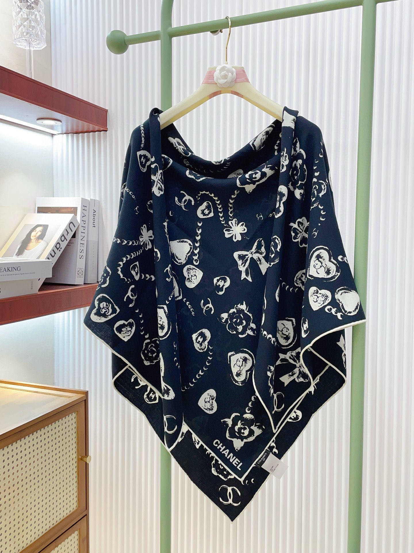 ✨✨【双面同色 丝毛款】小香 羊绒方巾‼️抢‼️VIP推荐 ‼️👍下手一定要快【高端 大爱 ‼️纯羊绒 