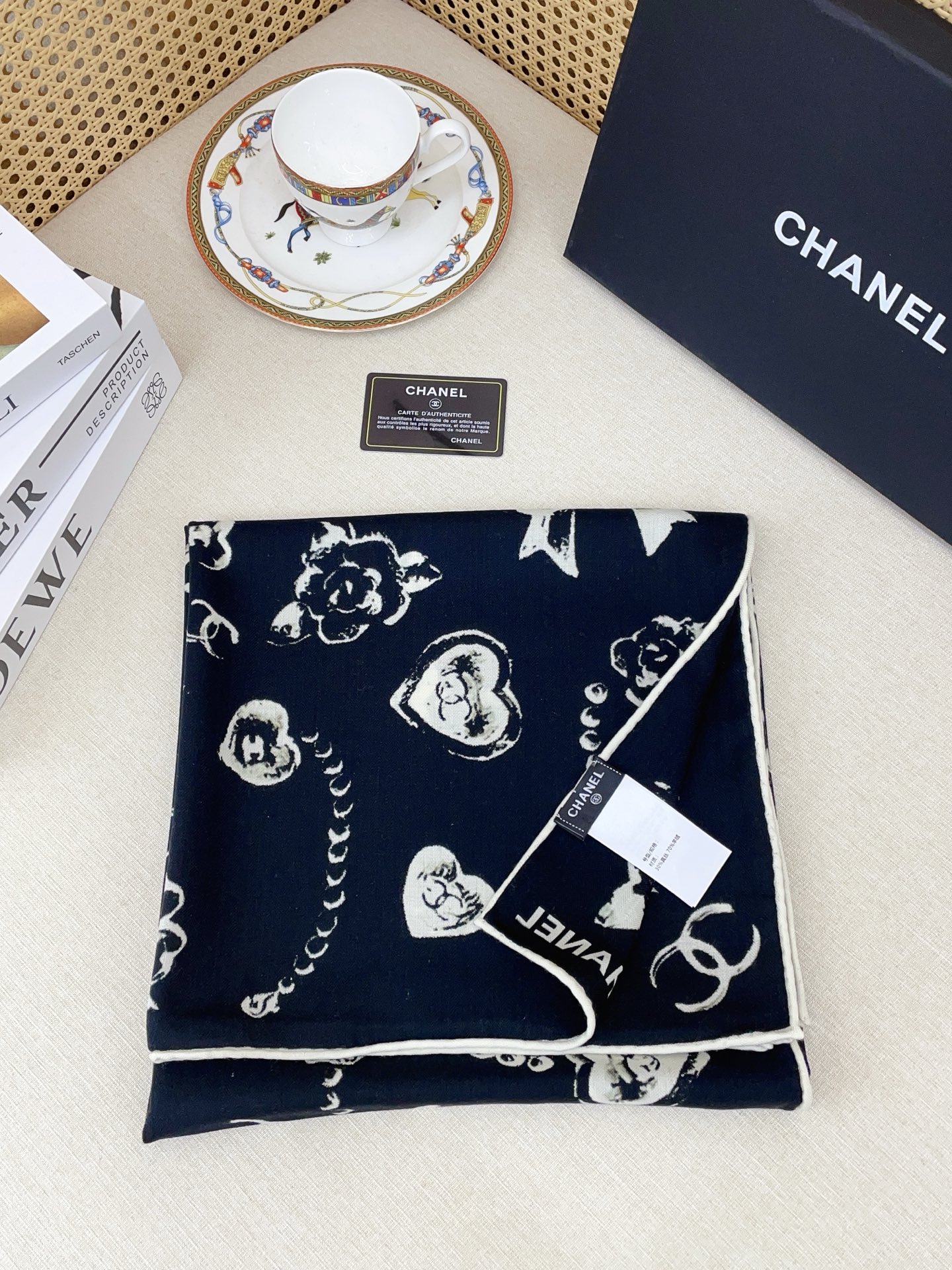 ✨✨【双面同色 丝毛款】小香 羊绒方巾‼️抢‼️VIP推荐 ‼️👍下手一定要快【高端 大爱 ‼️纯羊绒 