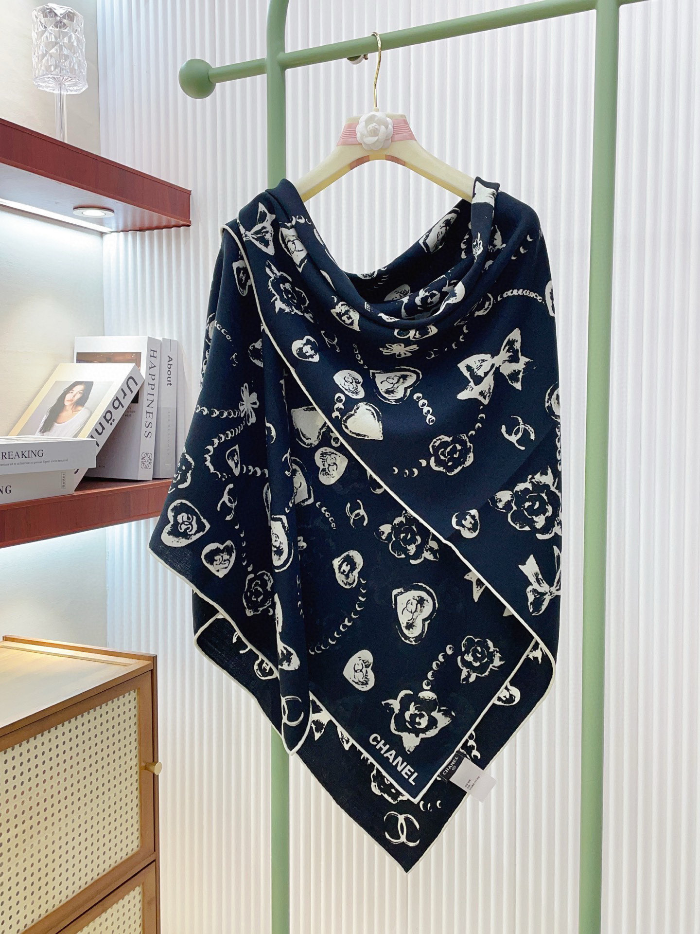 ✨✨【双面同色 丝毛款】小香 羊绒方巾‼️抢‼️VIP推荐 ‼️👍下手一定要快【高端 大爱 ‼️纯羊绒 