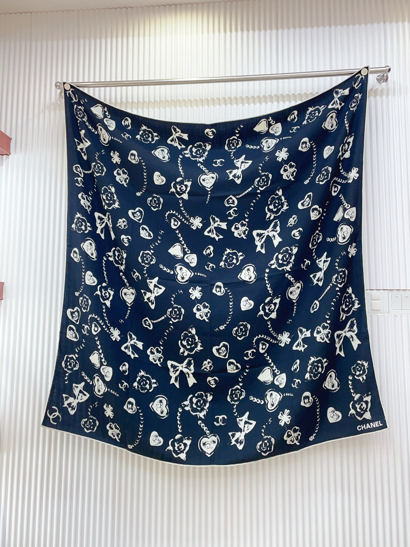 ✨✨【双面同色 丝毛款】小香 羊绒方巾‼️抢‼️VIP推荐 ‼️👍下手一定要快【高端 大爱 ‼️纯羊绒 