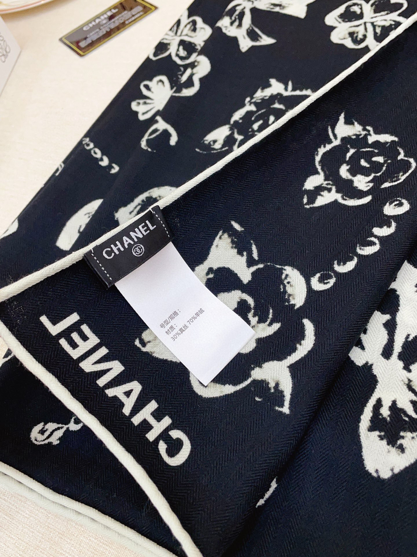 ✨✨【双面同色 丝毛款】小香 羊绒方巾‼️抢‼️VIP推荐 ‼️👍下手一定要快【高端 大爱 ‼️纯羊绒 