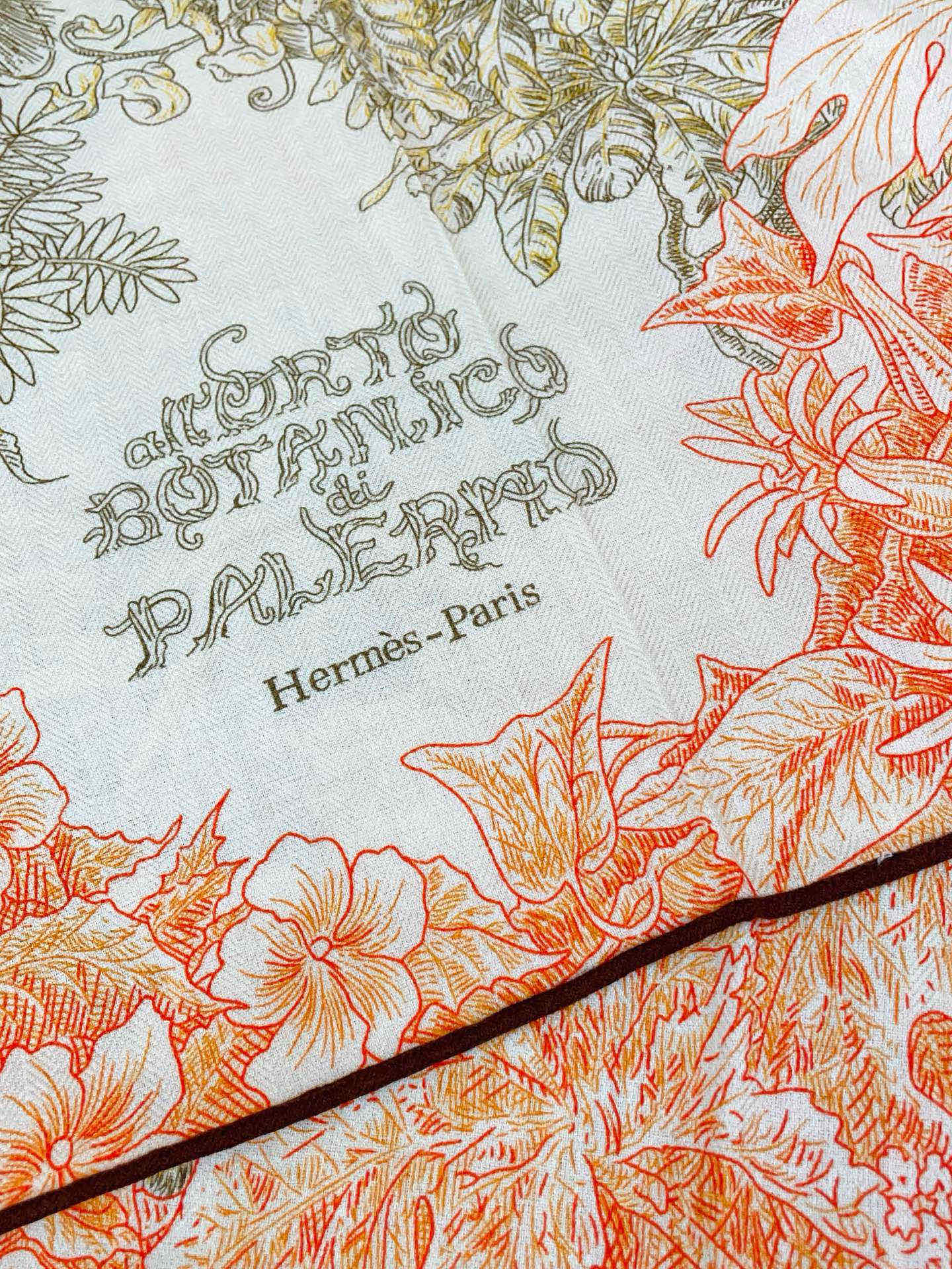 ✨✨【双面同色 丝毛款】H家羊绒新款 买了都说好看‼️推荐💕【巴勒莫植物园 140】羊绒方巾‼️H家ZG