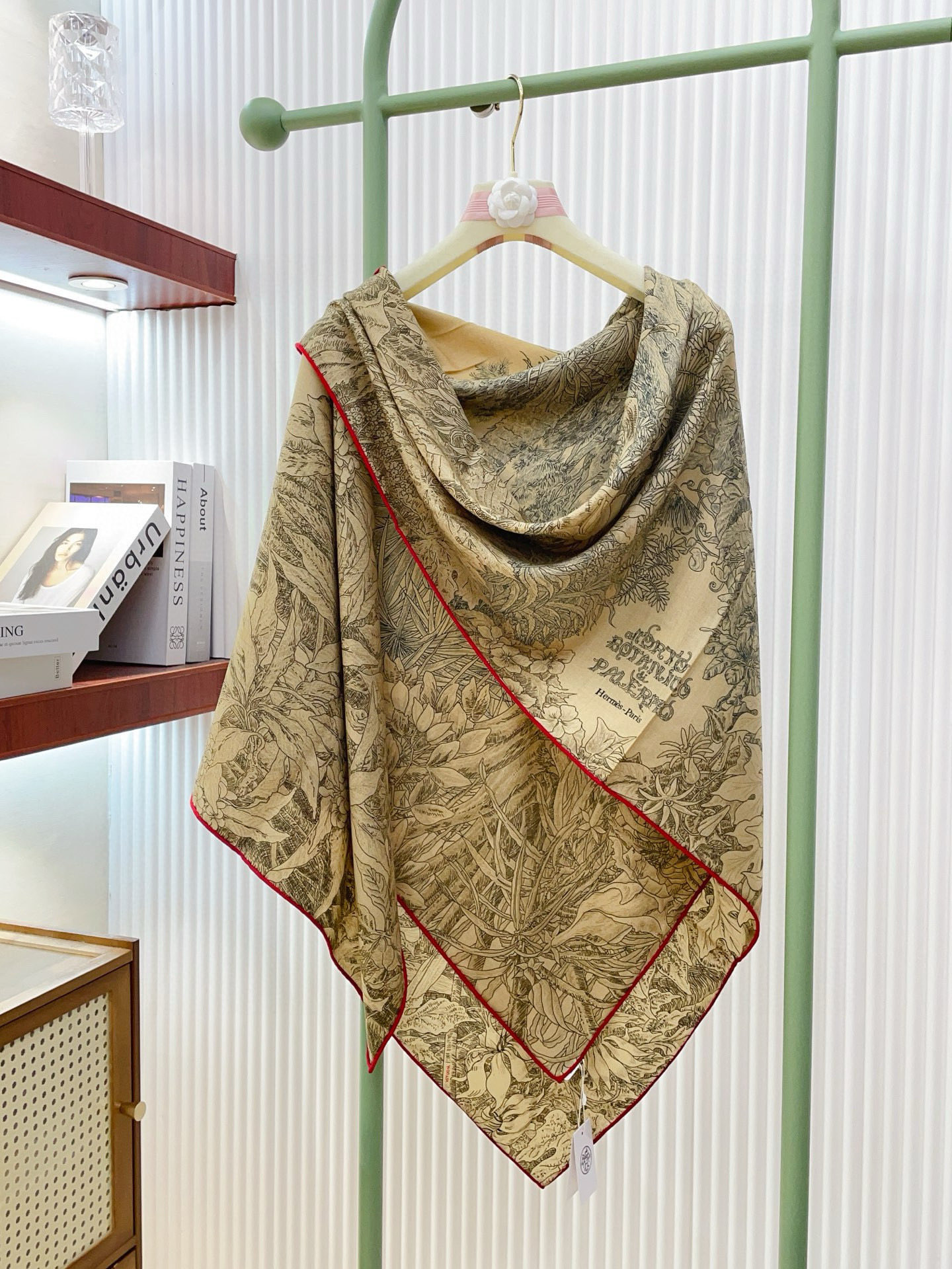 ✨✨【双面同色 丝毛款】H家羊绒新款 买了都说好看‼️推荐💕【巴勒莫植物园 140】羊绒方巾‼️H家ZG