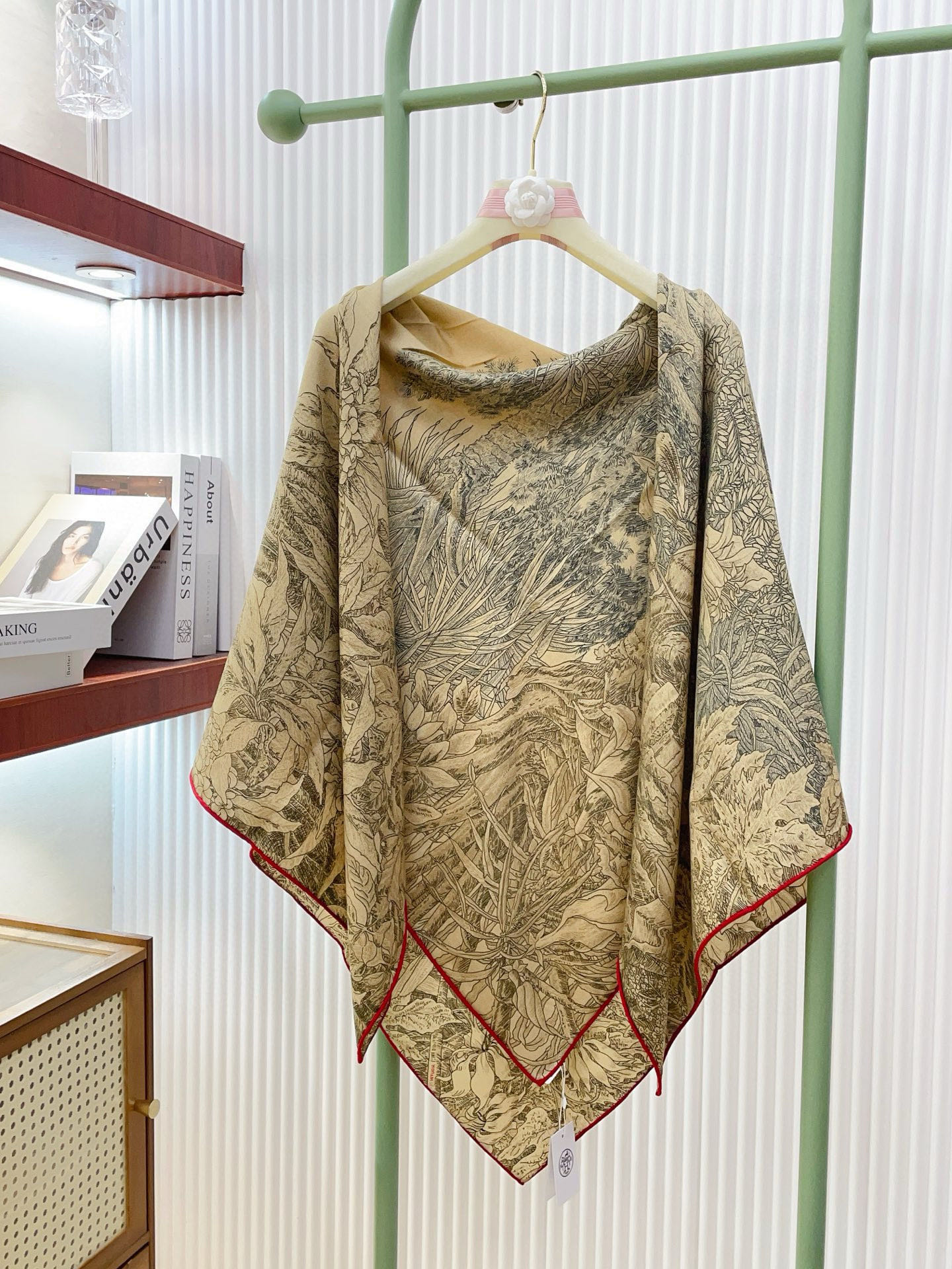 ✨✨【双面同色 丝毛款】H家羊绒新款 买了都说好看‼️推荐💕【巴勒莫植物园 140】羊绒方巾‼️H家ZG