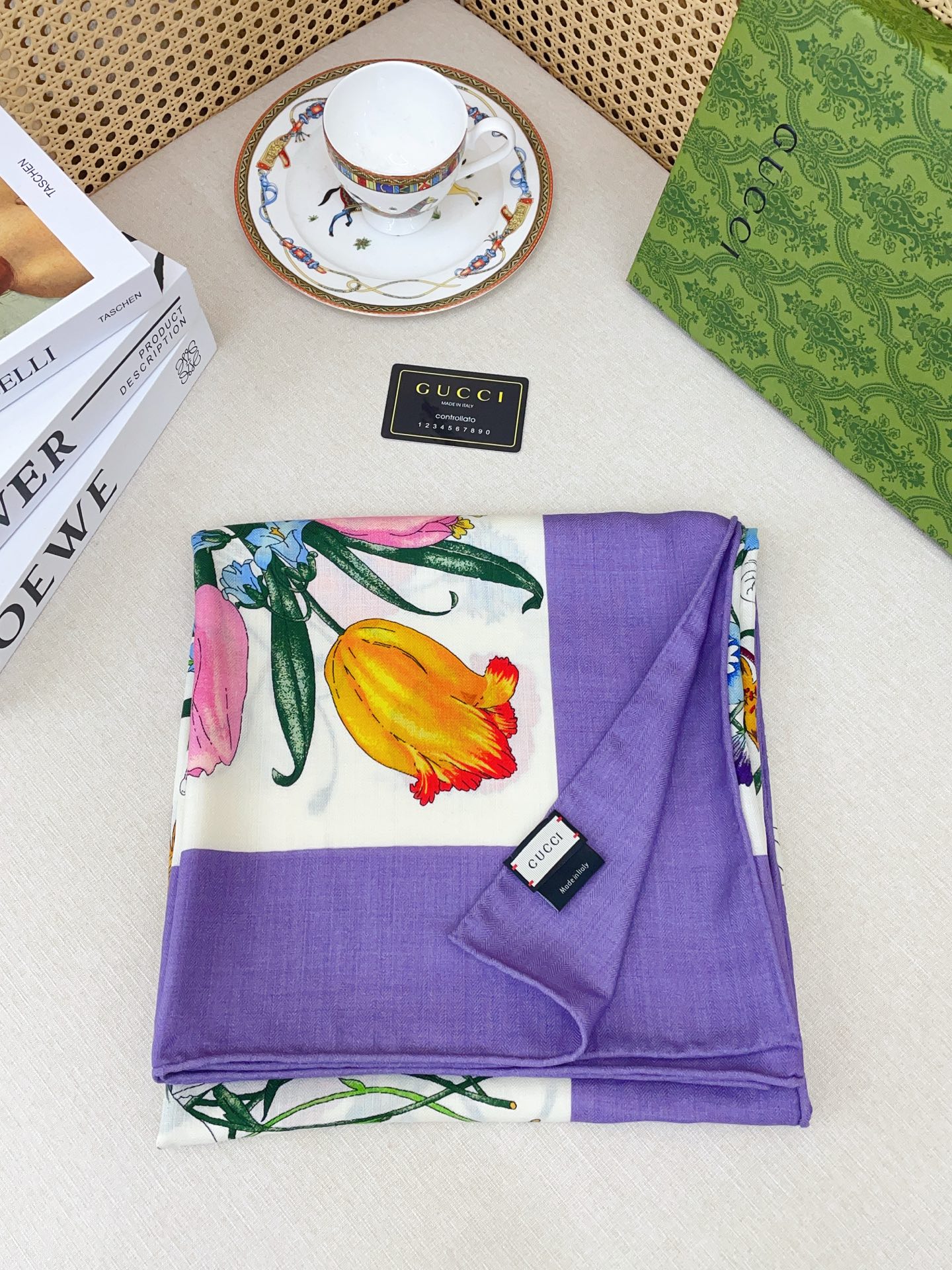 ✨✨【双面同色 丝毛款】大G 羊绒方巾‼️抢‼️VIP推荐 ‼️👍下手一定要快【高端 大爱 ‼️纯羊绒 