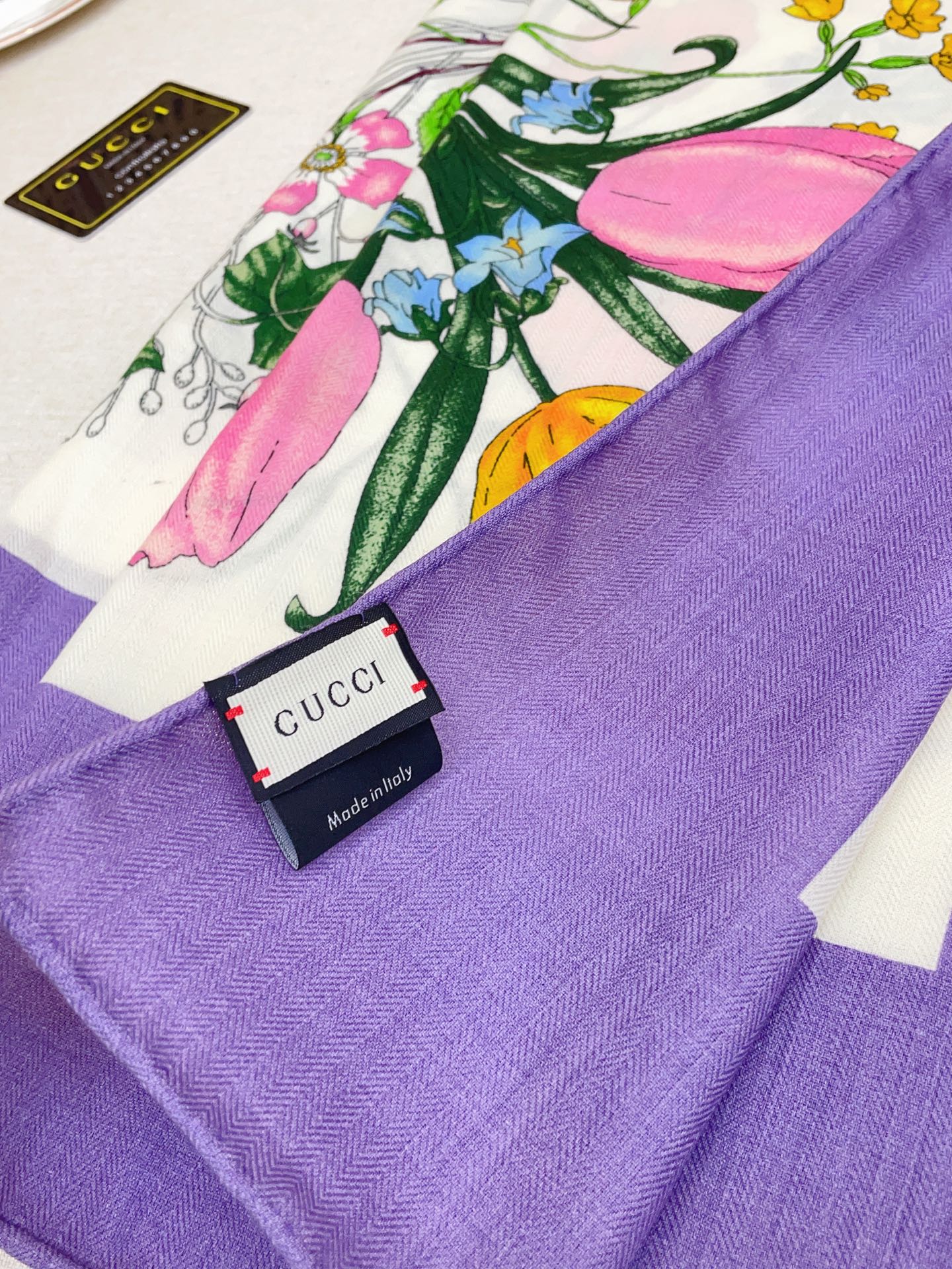 ✨✨【双面同色 丝毛款】大G 羊绒方巾‼️抢‼️VIP推荐 ‼️👍下手一定要快【高端 大爱 ‼️纯羊绒 