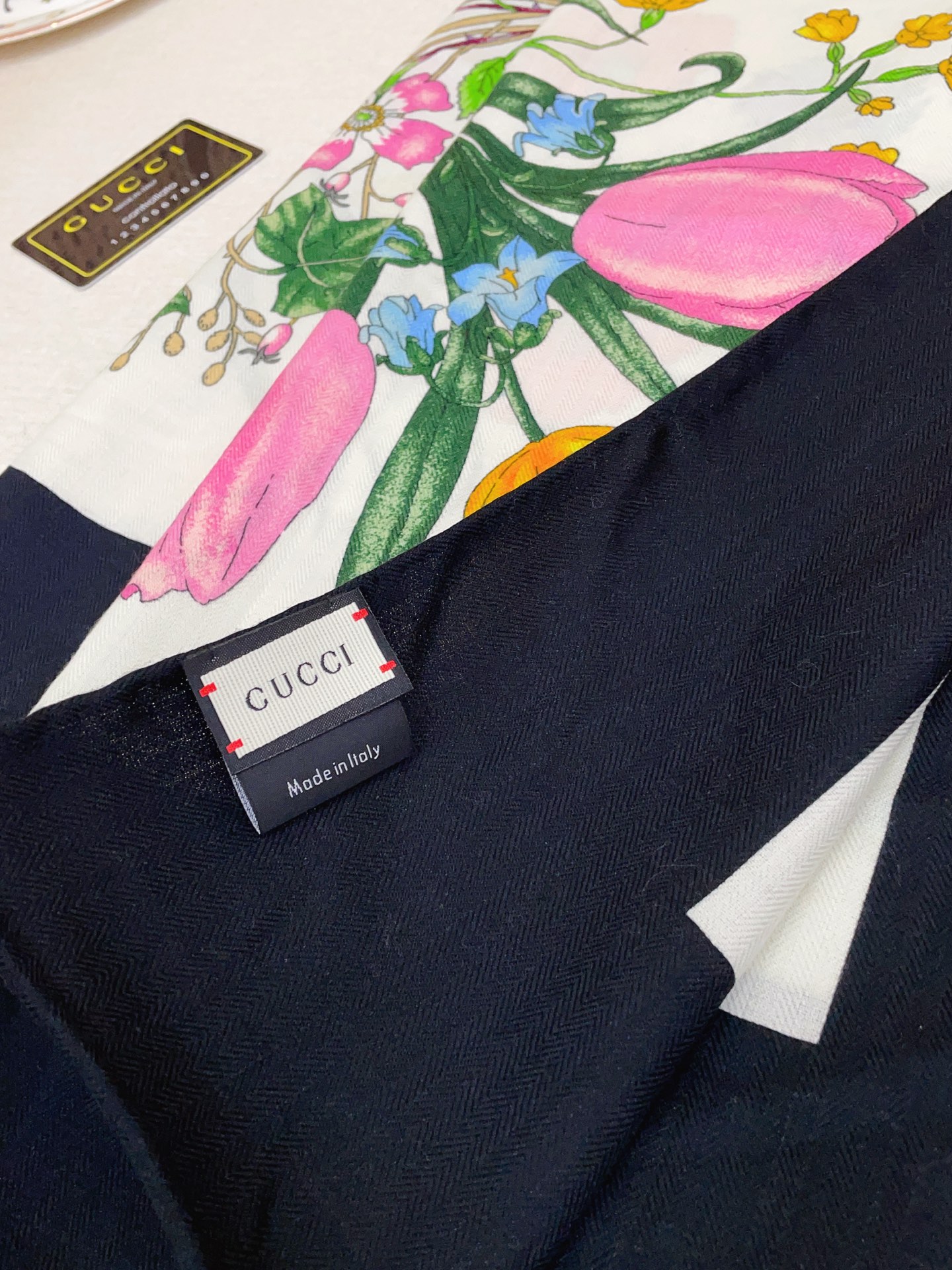 ✨✨【双面同色 丝毛款】大G 羊绒方巾‼️抢‼️VIP推荐 ‼️👍下手一定要快【高端 大爱 ‼️纯羊绒 