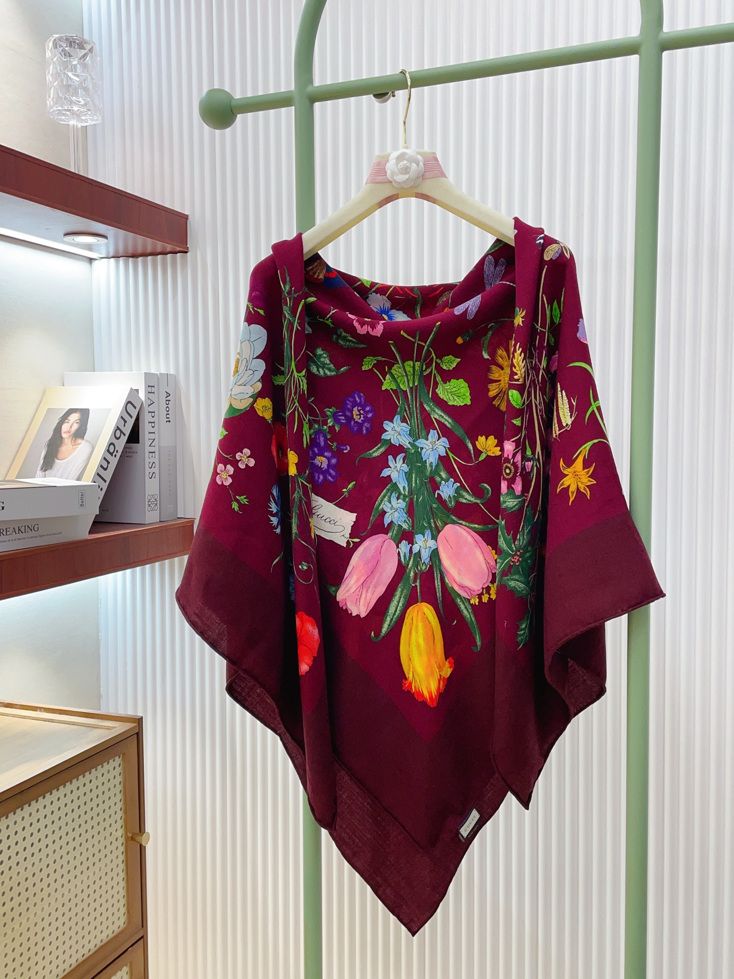 ✨✨【双面同色 丝毛款】大G 羊绒方巾‼️抢‼️VIP推荐 ‼️👍下手一定要快【高端 大爱 ‼️纯羊绒 