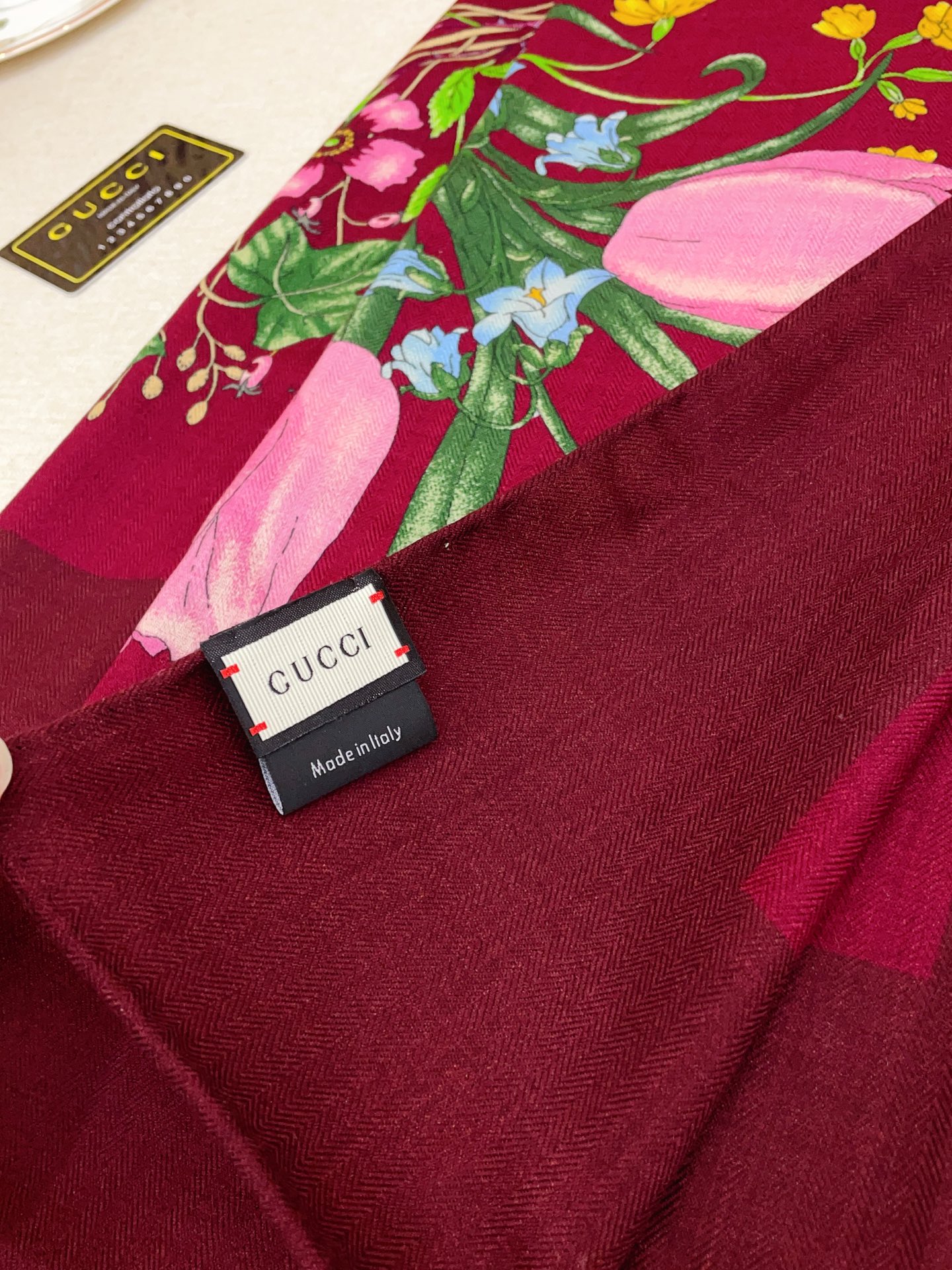 ✨✨【双面同色 丝毛款】大G 羊绒方巾‼️抢‼️VIP推荐 ‼️👍下手一定要快【高端 大爱 ‼️纯羊绒 