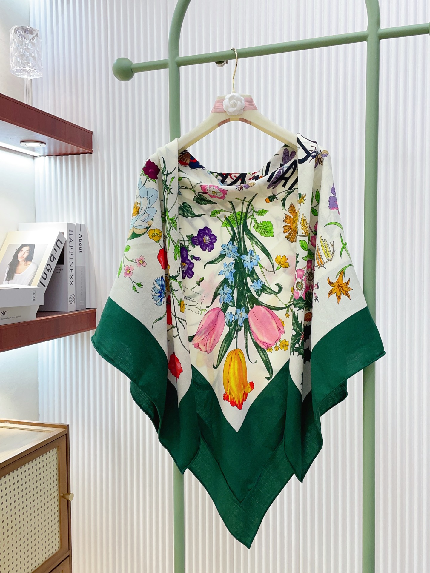 ✨✨【双面同色 丝毛款】大G 羊绒方巾‼️抢‼️VIP推荐 ‼️👍下手一定要快【高端 大爱 ‼️纯羊绒 