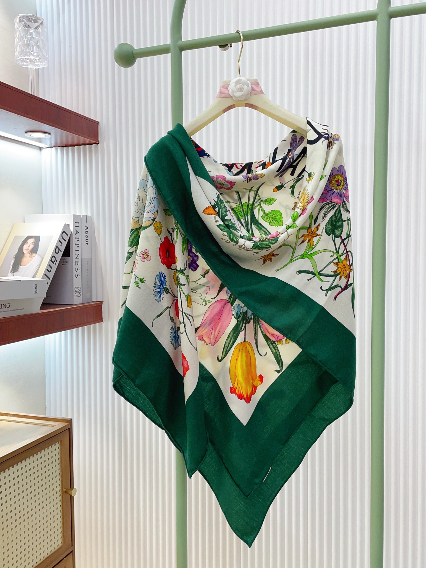 ✨✨【双面同色 丝毛款】大G 羊绒方巾‼️抢‼️VIP推荐 ‼️👍下手一定要快【高端 大爱 ‼️纯羊绒 