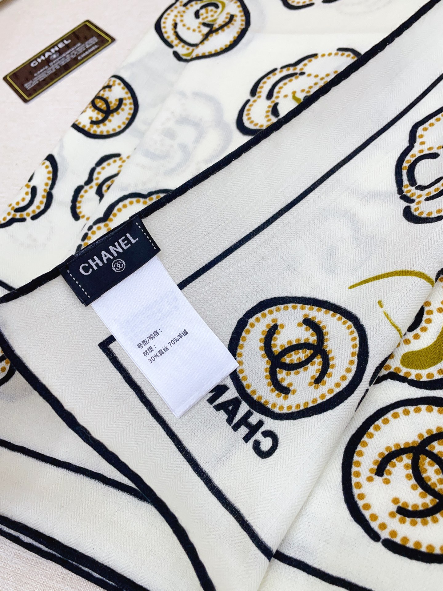 ✨✨【双面同色 丝毛款】小香 羊绒方巾‼️抢‼️VIP推荐 ‼️👍下手一定要快【高端 大爱 ‼️纯羊绒 