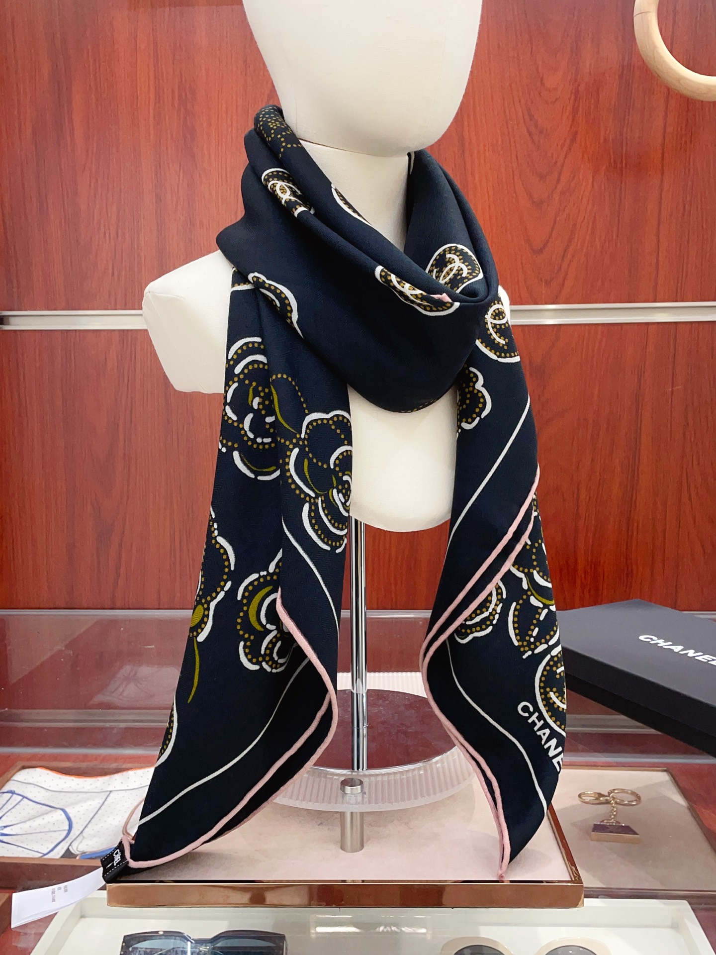 ✨✨【双面同色 丝毛款】小香 羊绒方巾‼️抢‼️VIP推荐 ‼️👍下手一定要快【高端 大爱 ‼️纯羊绒 