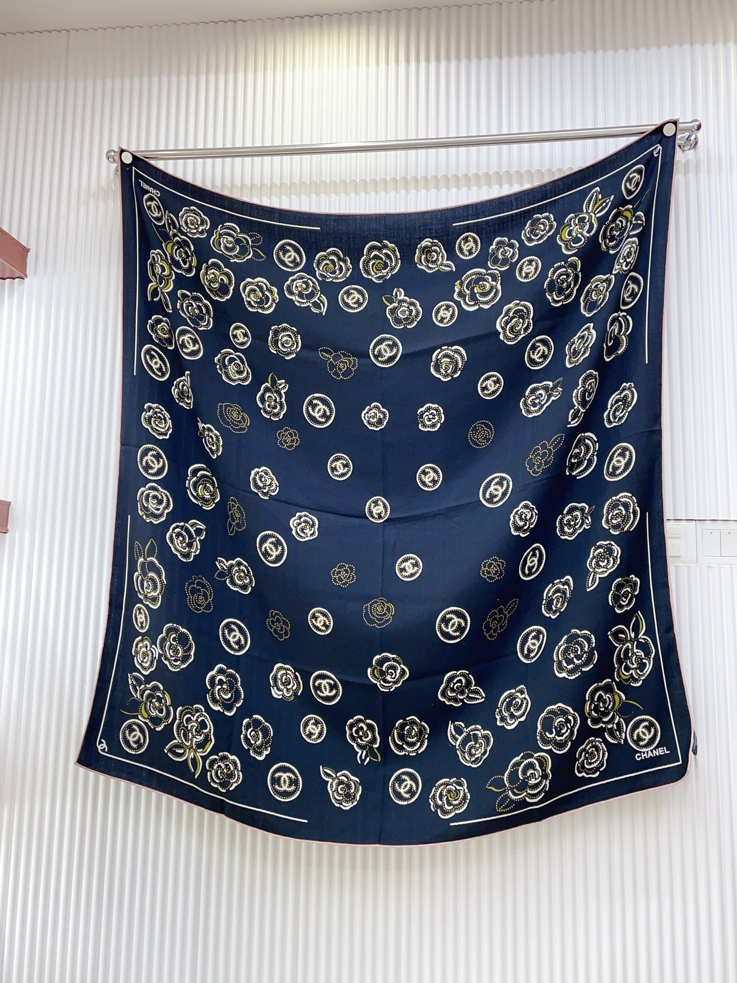 ✨✨【双面同色 丝毛款】小香 羊绒方巾‼️抢‼️VIP推荐 ‼️👍下手一定要快【高端 大爱 ‼️纯羊绒 