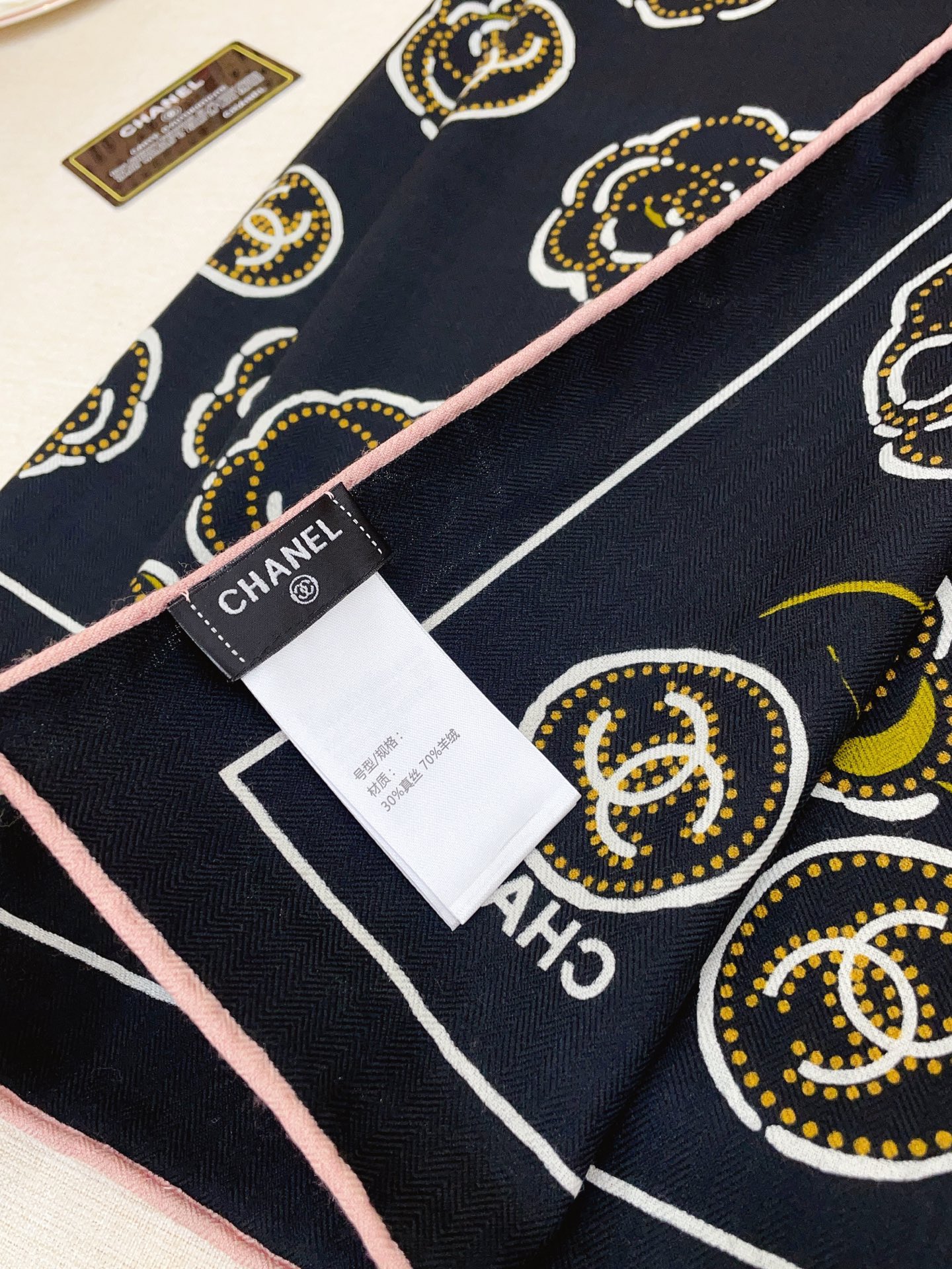 ✨✨【双面同色 丝毛款】小香 羊绒方巾‼️抢‼️VIP推荐 ‼️👍下手一定要快【高端 大爱 ‼️纯羊绒 