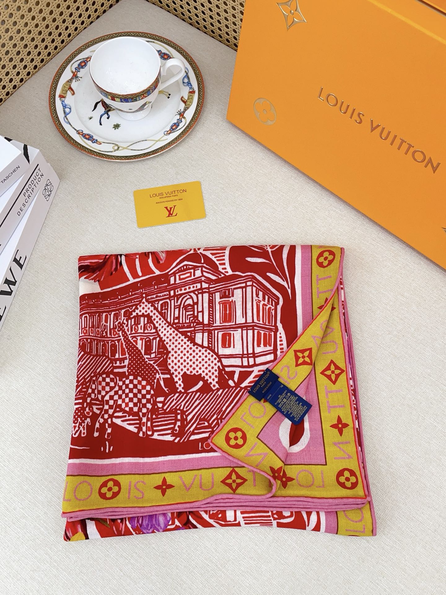 ✨✨【双面同色 丝毛款】L家羊绒新款 买了都说好看‼️推荐💕双面同色羊绒方巾‼️驴家ZG爆款🎁💟立体呈现