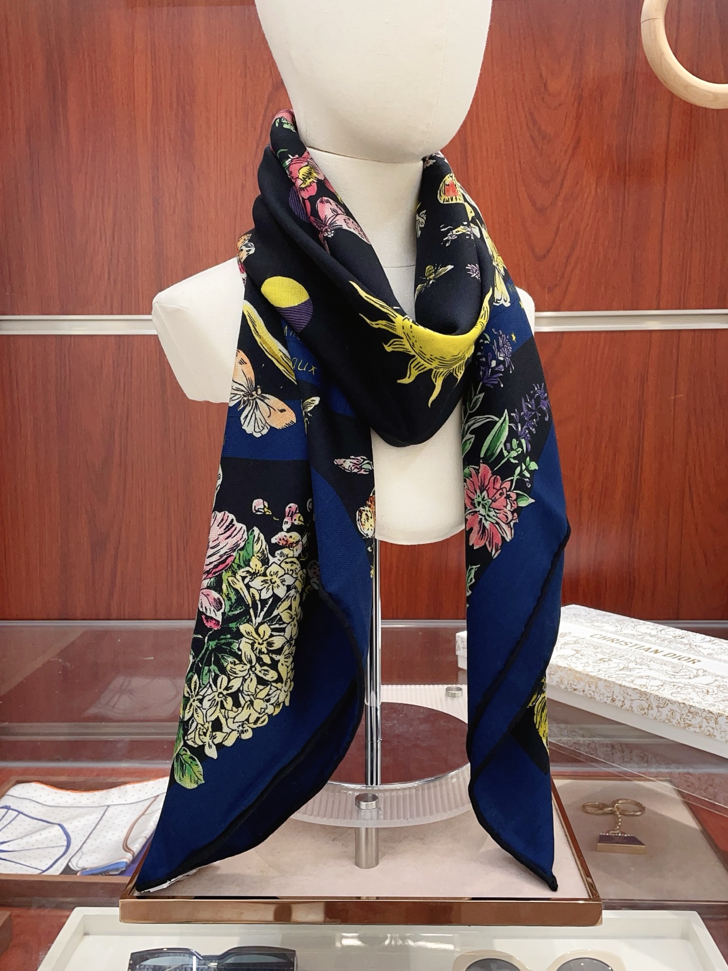 ✨✨【双面同色 丝毛款】CD家羊绒新款 买了都说好看‼️推荐💕双面同色羊绒方巾‼️D家ZG爆款🎁💟立体呈