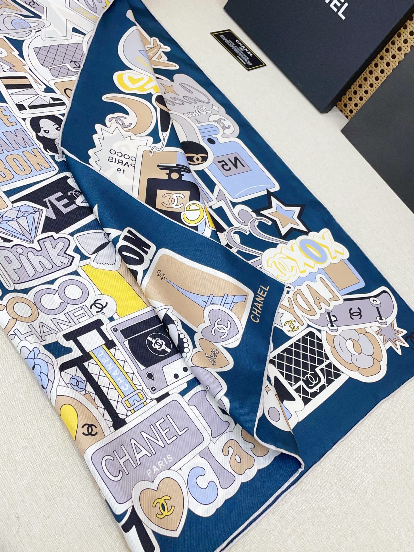 ✨✨【18姆米 双面同色】新款小香‼️美翻了[流泪]最新御用殿堂级极品‼️经典元素图案设计风格❗️美丽至