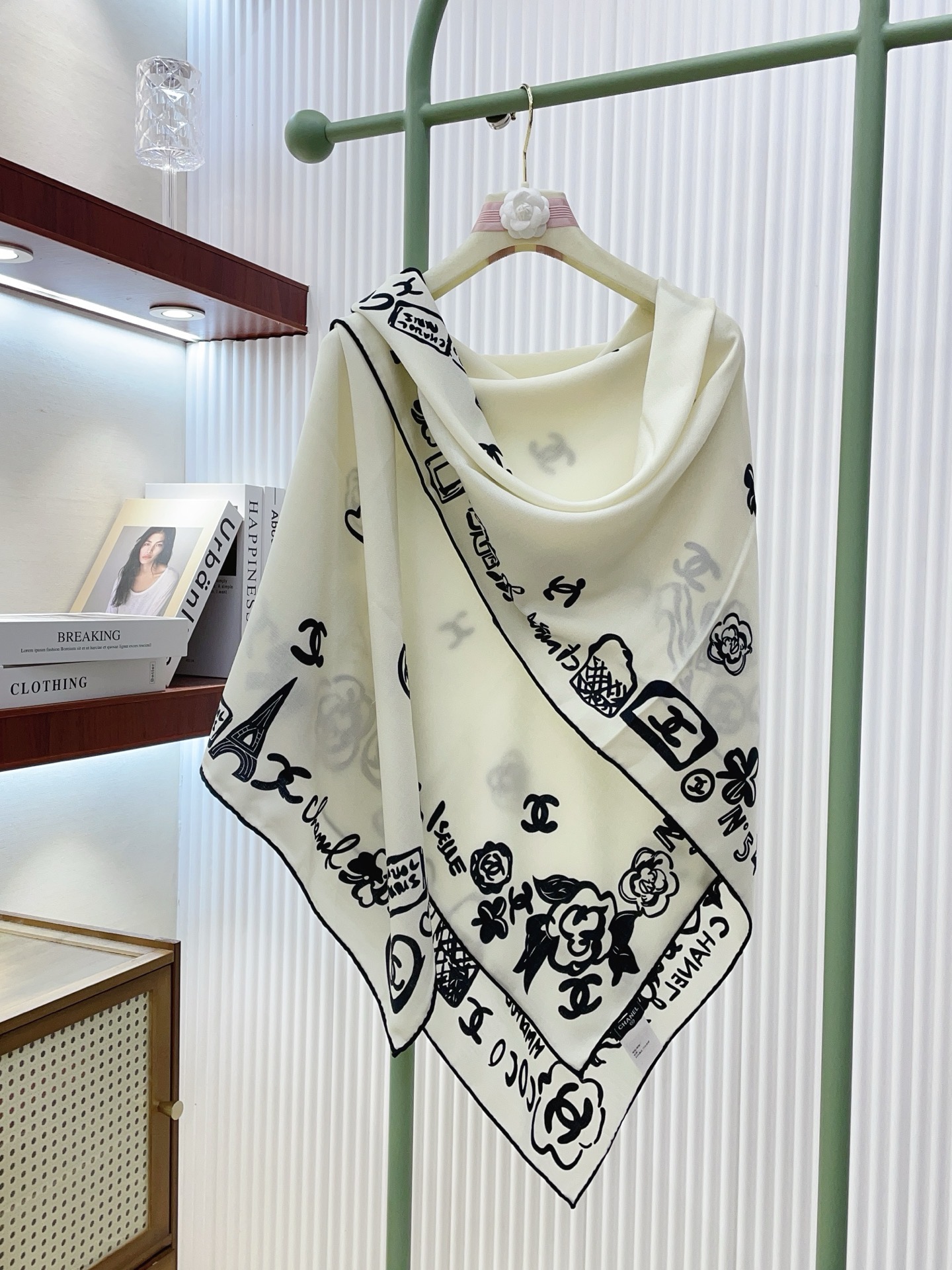 ✨✨【双面同色 丝毛款】小香 羊绒方巾‼️抢‼️VIP推荐 ‼️👍下手一定要快【高端 大爱 ‼️纯羊绒 