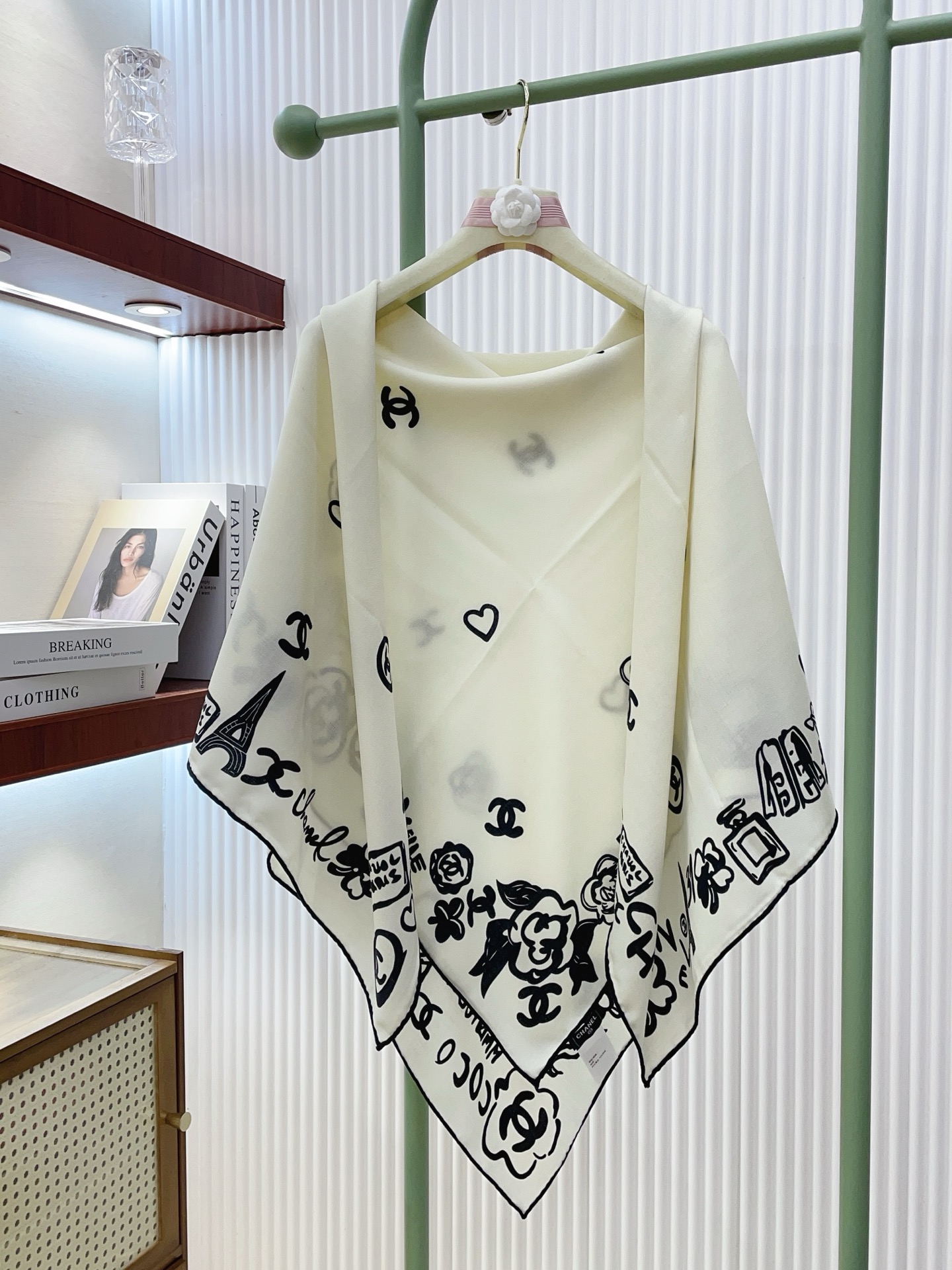 ✨✨【双面同色 丝毛款】小香 羊绒方巾‼️抢‼️VIP推荐 ‼️👍下手一定要快【高端 大爱 ‼️纯羊绒 