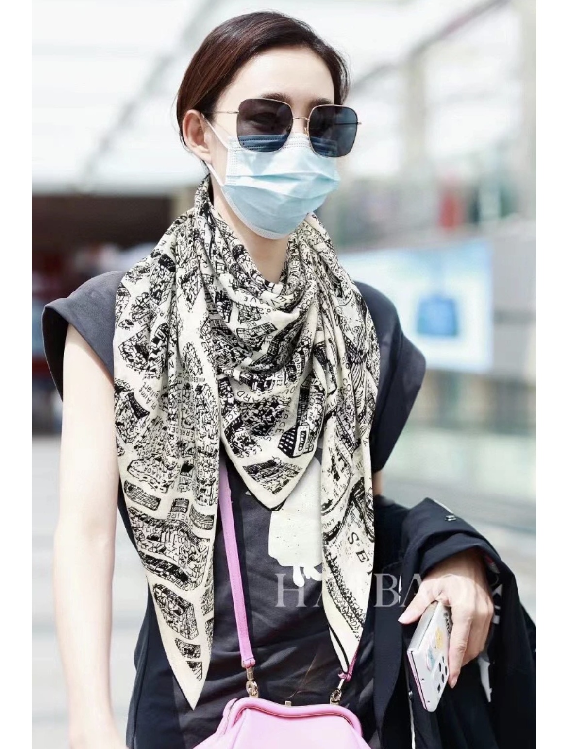 ✨✨【双面同色 丝毛款】CD家羊绒新款 买了都说好看‼️推荐💕双面同色羊绒方巾‼️D家ZG爆款🎁💟立体呈