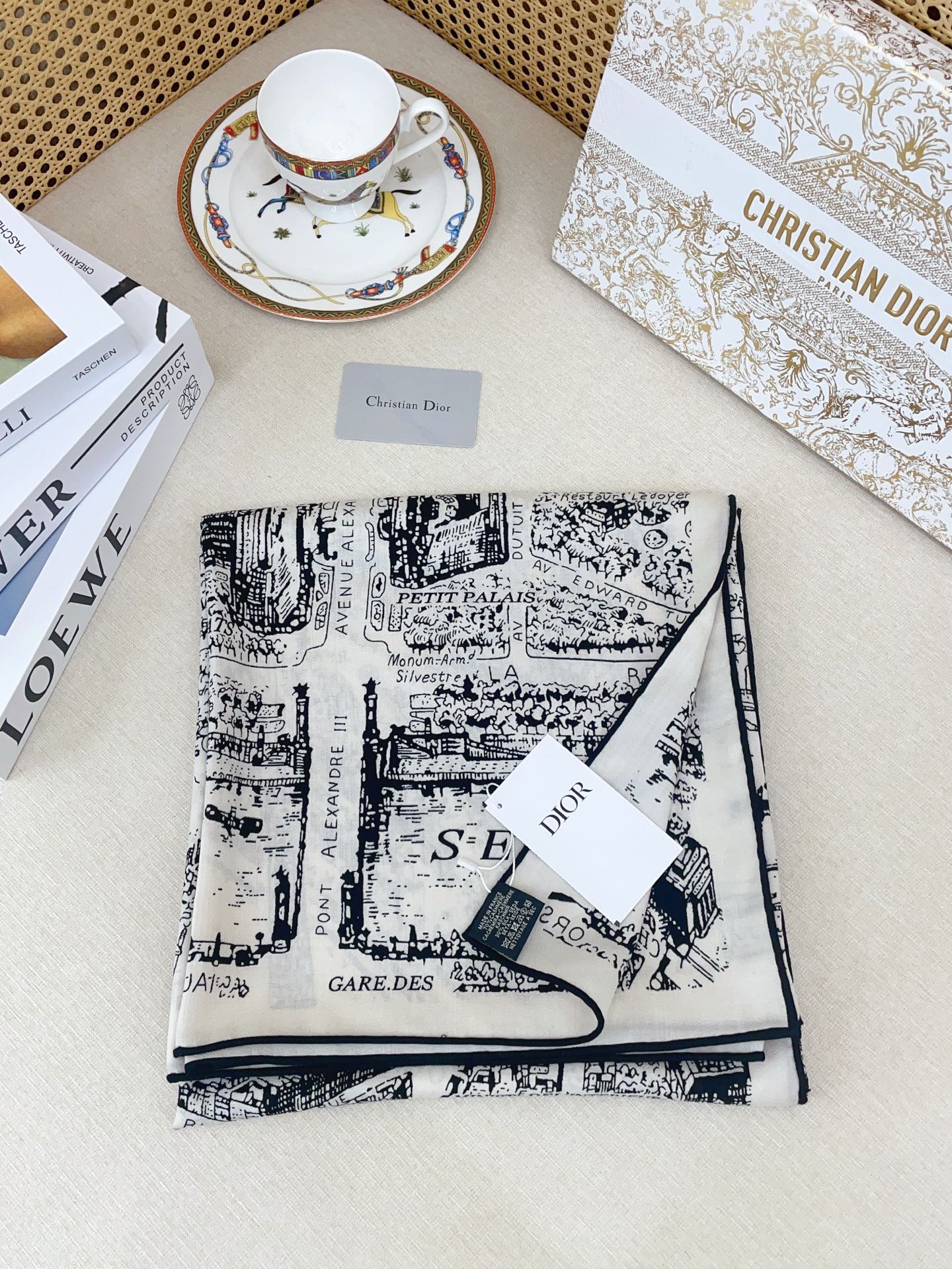 ✨✨【双面同色 丝毛款】CD家羊绒新款 买了都说好看‼️推荐💕双面同色羊绒方巾‼️D家ZG爆款🎁💟立体呈