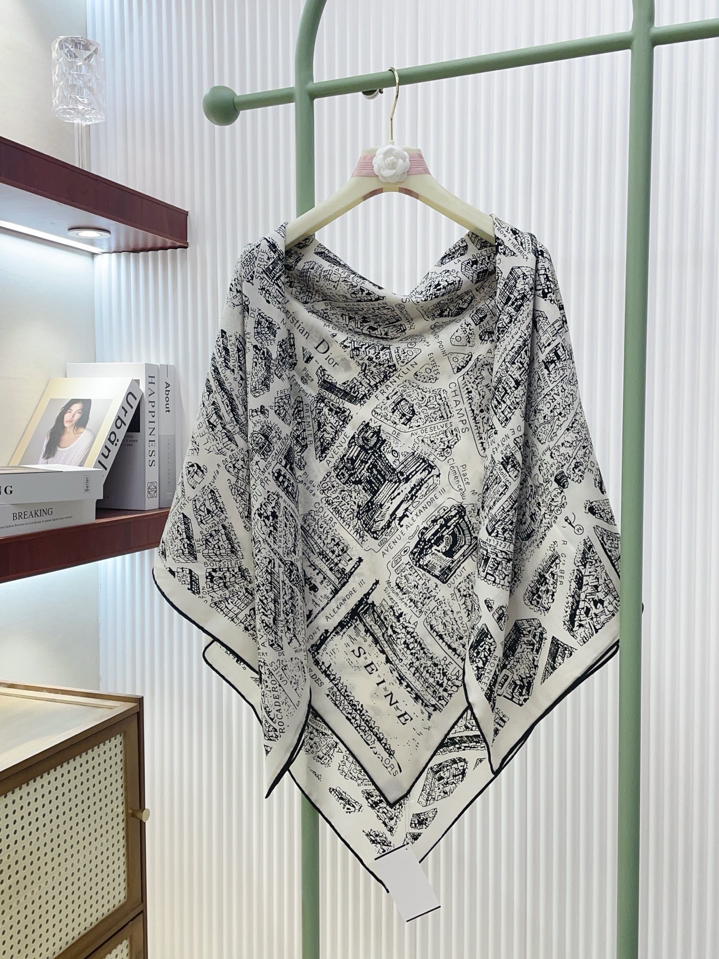 ✨✨【双面同色 丝毛款】CD家羊绒新款 买了都说好看‼️推荐💕双面同色羊绒方巾‼️D家ZG爆款🎁💟立体呈