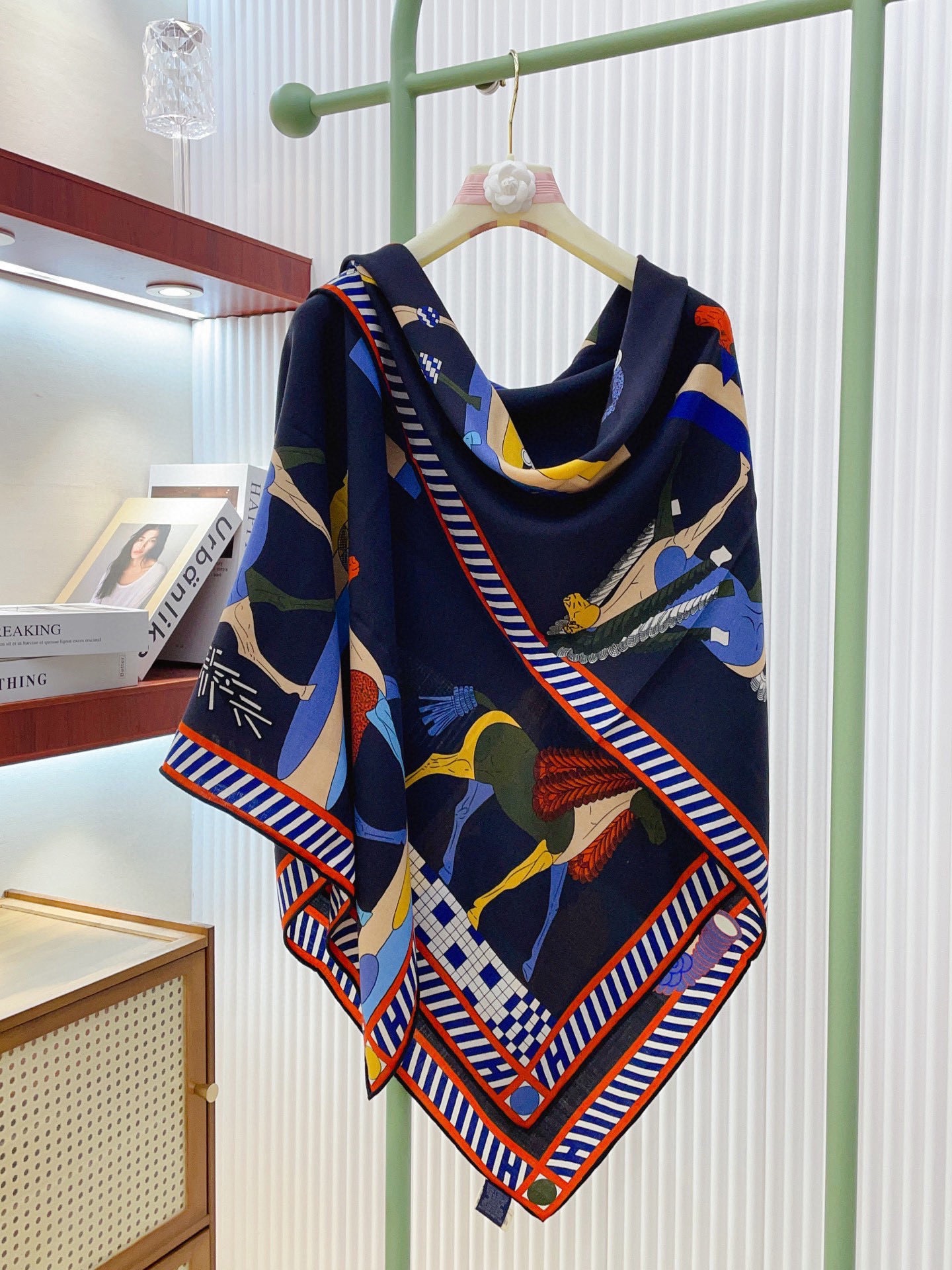 ✨✨4⃣️色品质【双面同色 丝毛款】H家羊绒新款 买了都说好看‼️推荐💕【全速前进 140】羊绒方巾‼️