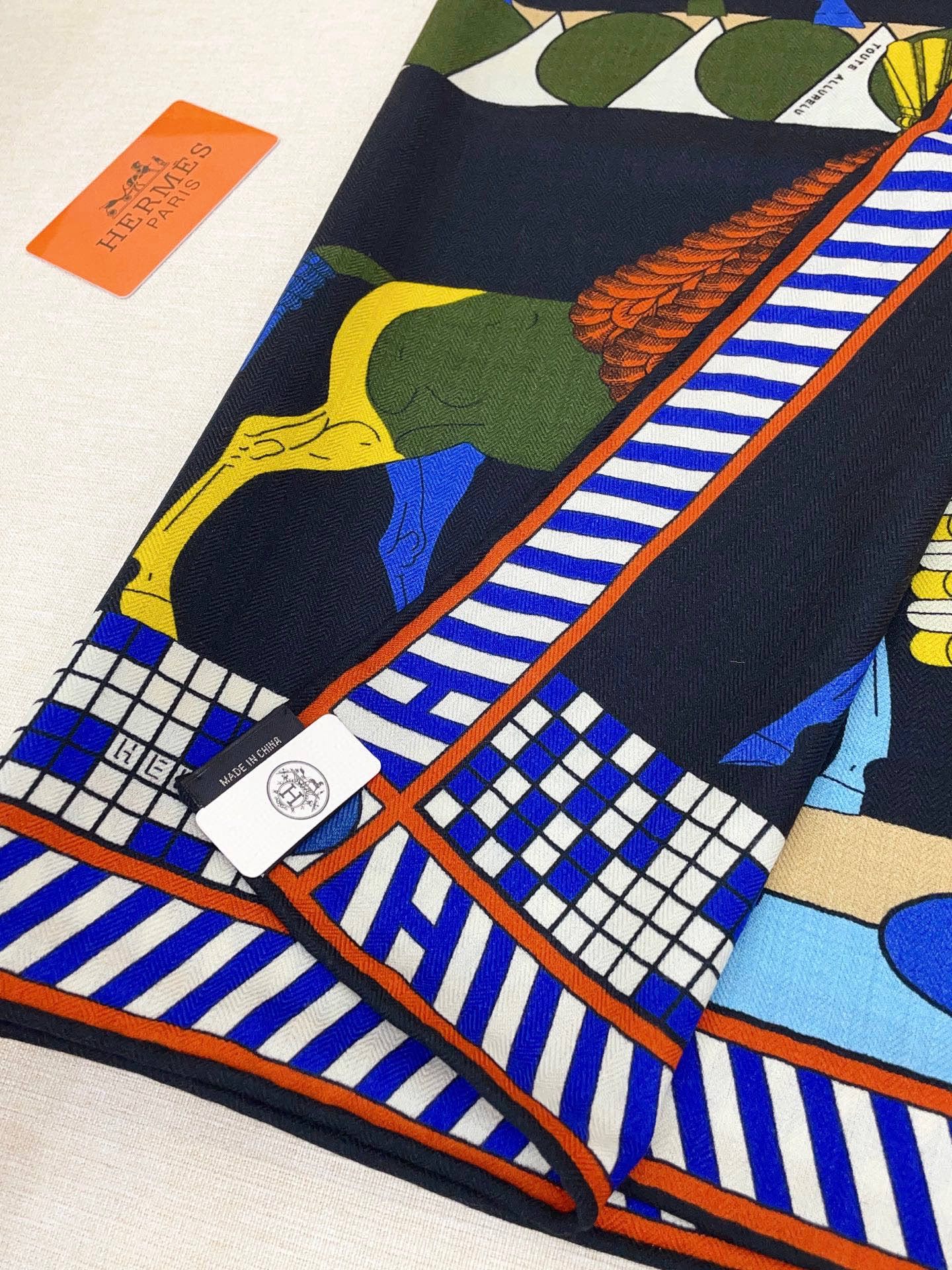 ✨✨4⃣️色品质【双面同色 丝毛款】H家羊绒新款 买了都说好看‼️推荐💕【全速前进 140】羊绒方巾‼️