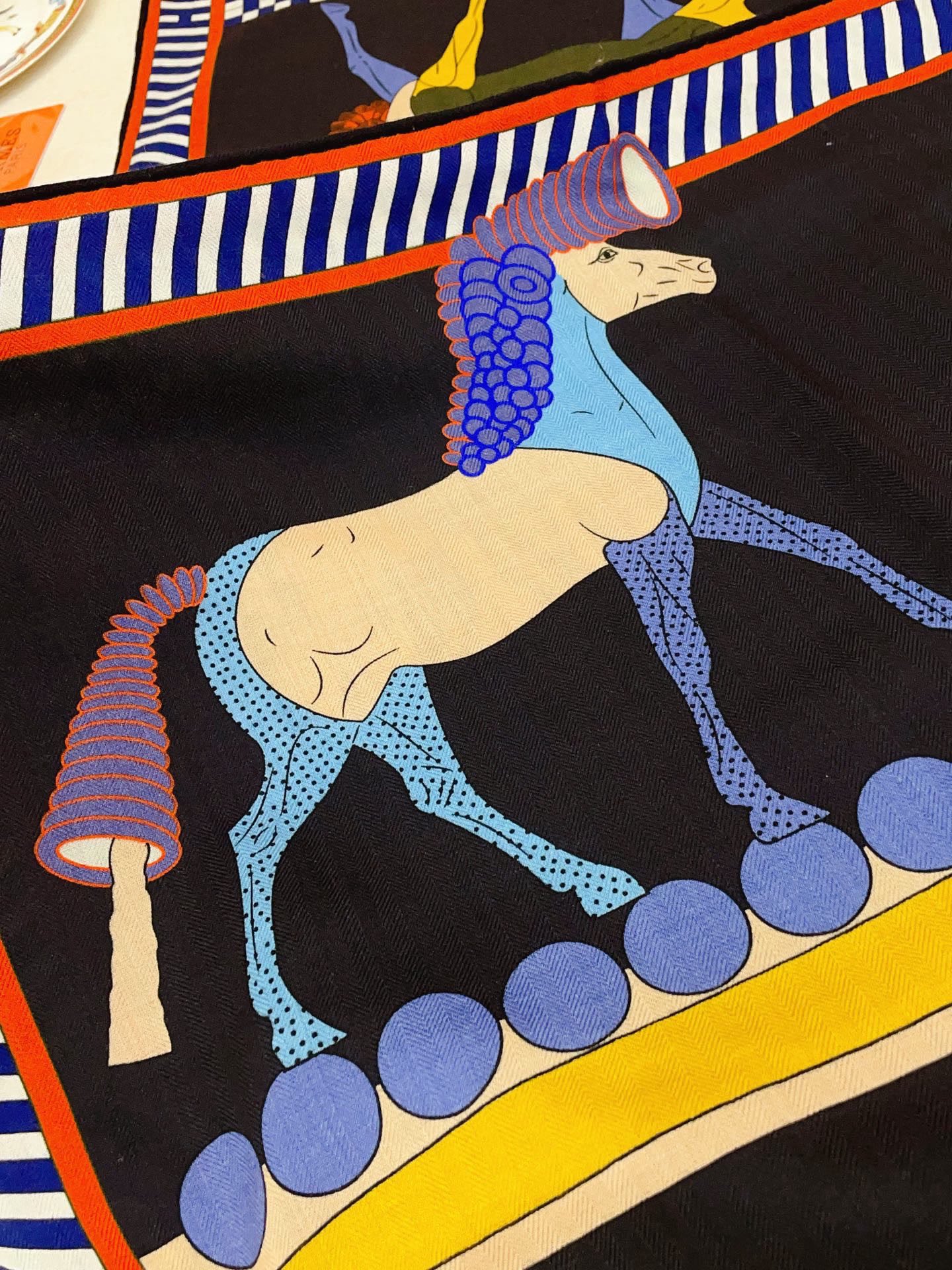 ✨✨4⃣️色品质【双面同色 丝毛款】H家羊绒新款 买了都说好看‼️推荐💕【全速前进 140】羊绒方巾‼️