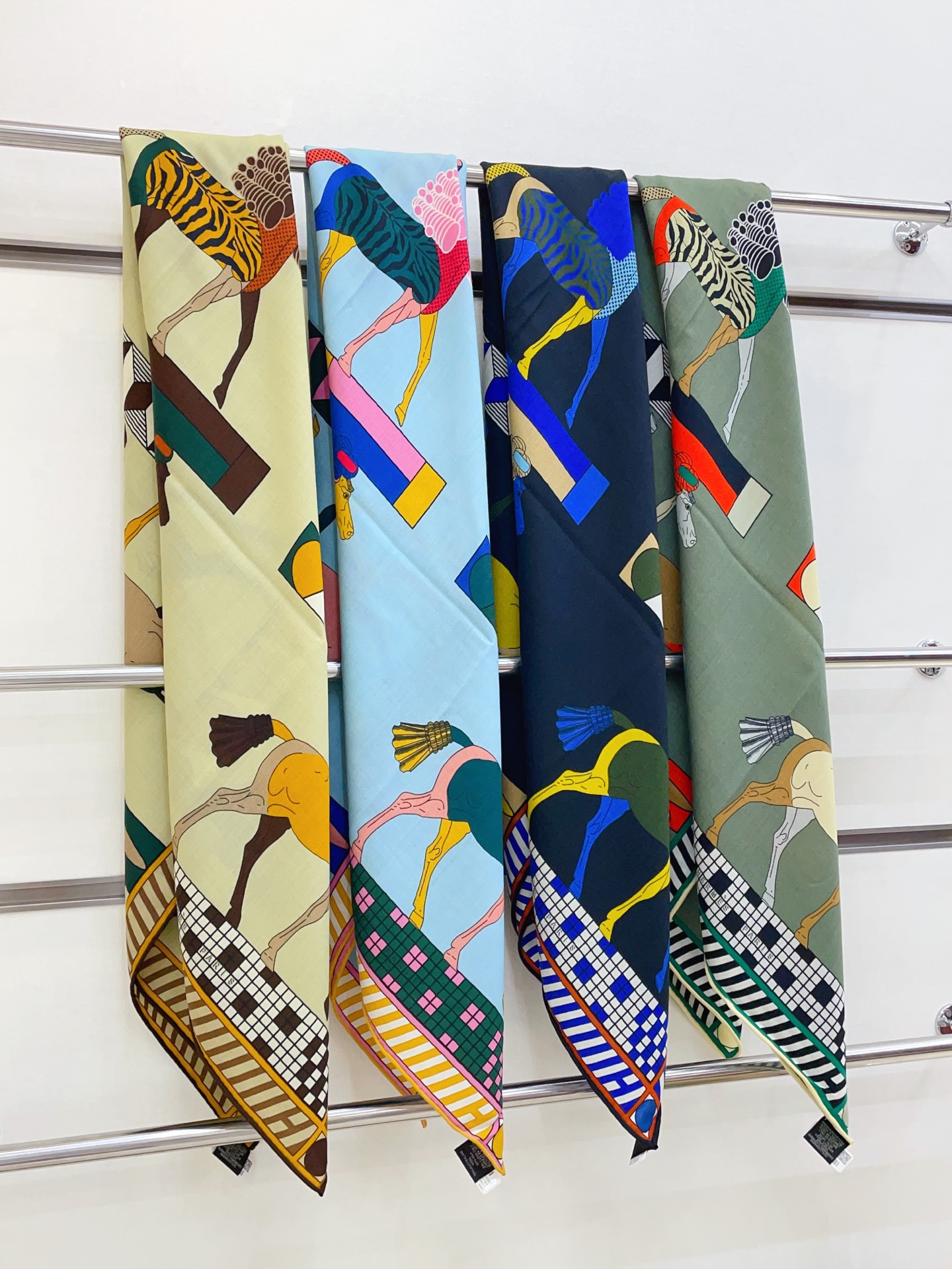 ✨✨4⃣️色品质【双面同色 丝毛款】H家羊绒新款 买了都说好看‼️推荐💕【全速前进 140】羊绒方巾‼️