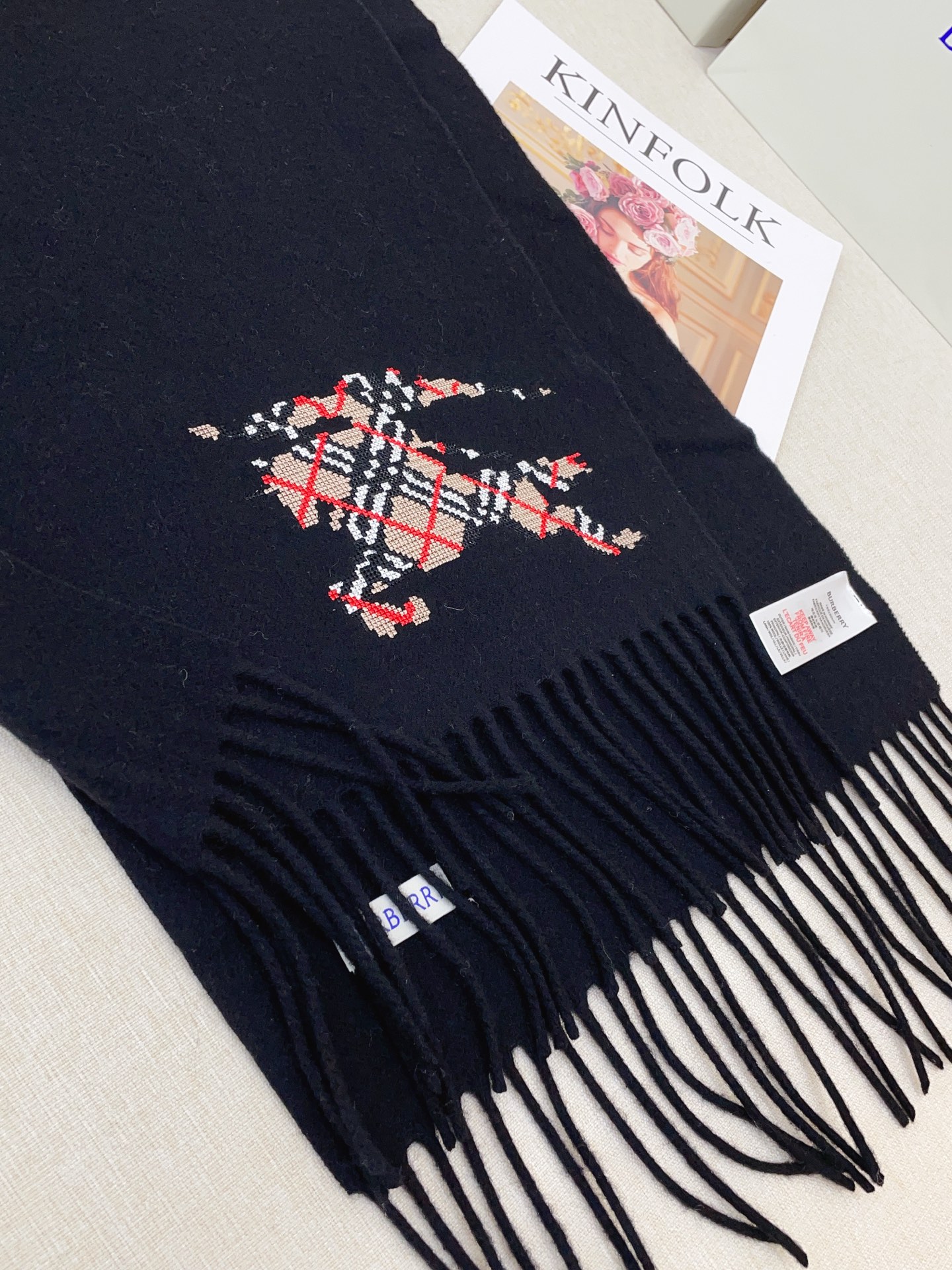 ✨✨B家新款【男女围巾】怒赞自留，难得的高端货！家属福利！非常正的围巾~面料大爱，非常柔软细腻舒服，纯色