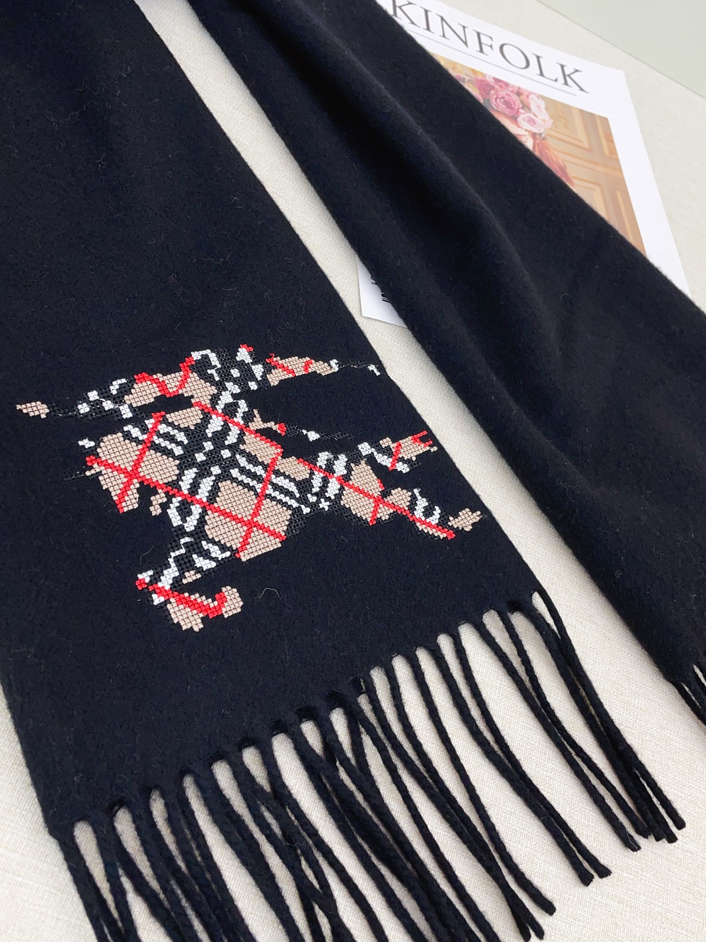 ✨✨B家新款【男女围巾】怒赞自留，难得的高端货！家属福利！非常正的围巾~面料大爱，非常柔软细腻舒服，纯色