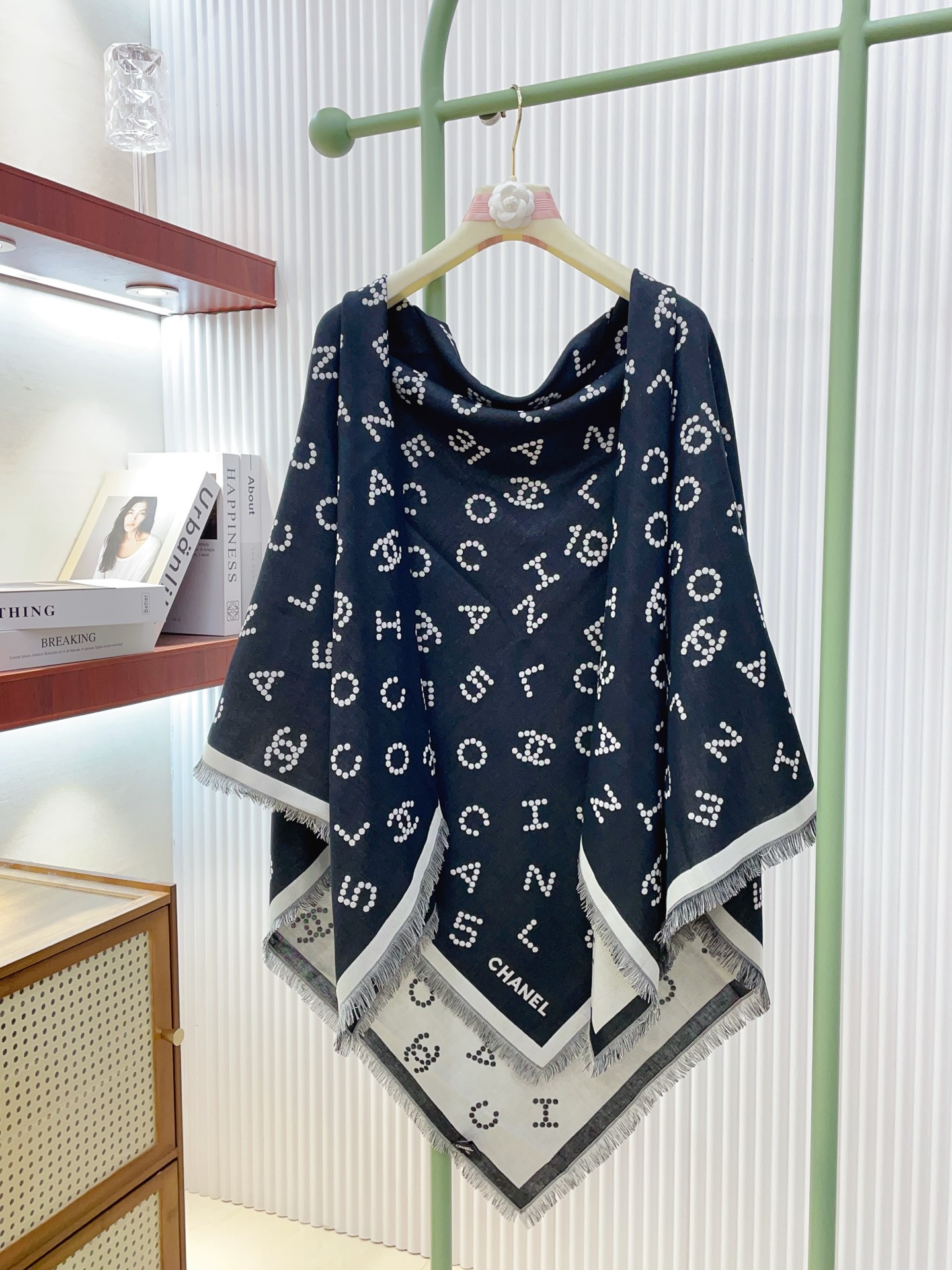 ✨✨【双面异色 丝毛款】小香 羊绒方巾‼️抢‼️VIP推荐 ‼️👍下手一定要快【高端 大爱 ‼️婴儿触感