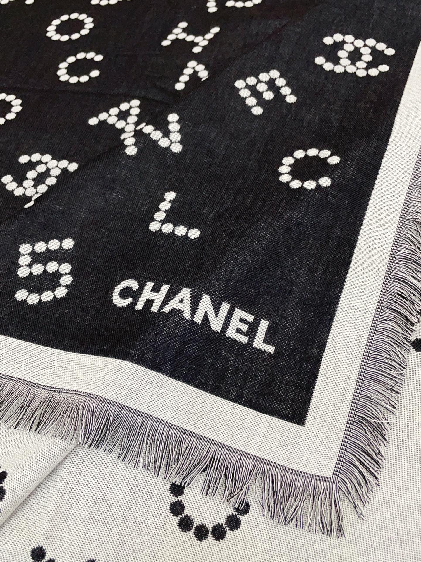 ✨✨【双面异色 丝毛款】小香 羊绒方巾‼️抢‼️VIP推荐 ‼️👍下手一定要快【高端 大爱 ‼️婴儿触感