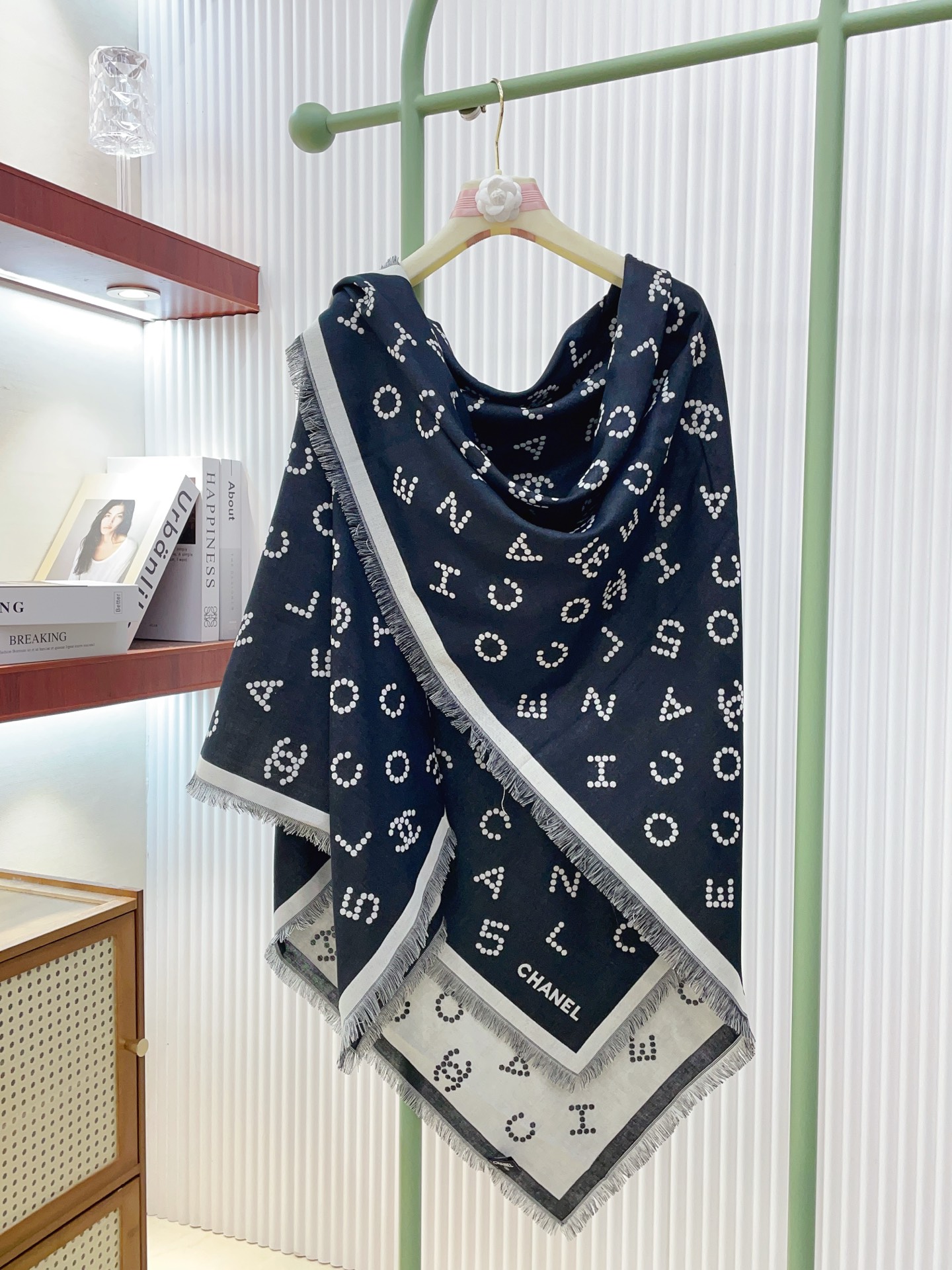 ✨✨【双面异色 丝毛款】小香 羊绒方巾‼️抢‼️VIP推荐 ‼️👍下手一定要快【高端 大爱 ‼️婴儿触感