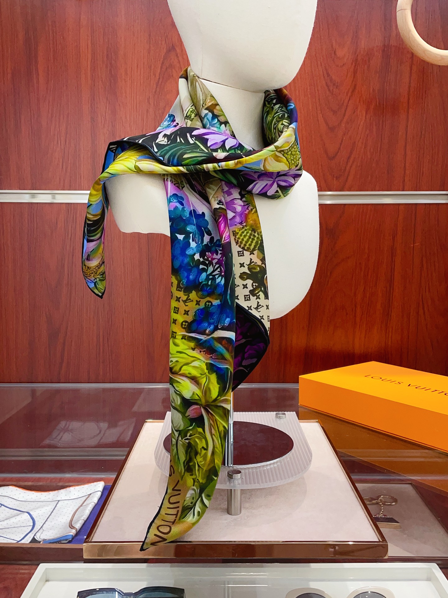 ✨✨【18姆米 双面同色】上身效果疯狂的喜欢❗️专柜也是刚刚上架的，L*最最新款~非常有看头，L的这类元