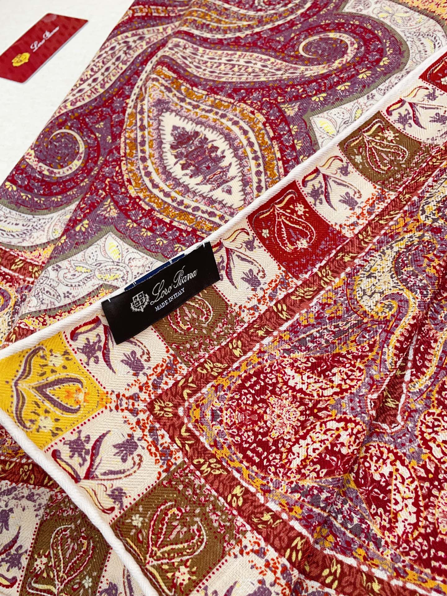 ✨✨低调高奢❗️无论在哪种场合，都能变得高雅有品，超有品味的单品❗️极品精英高手级别的时髦感围巾❗️这款