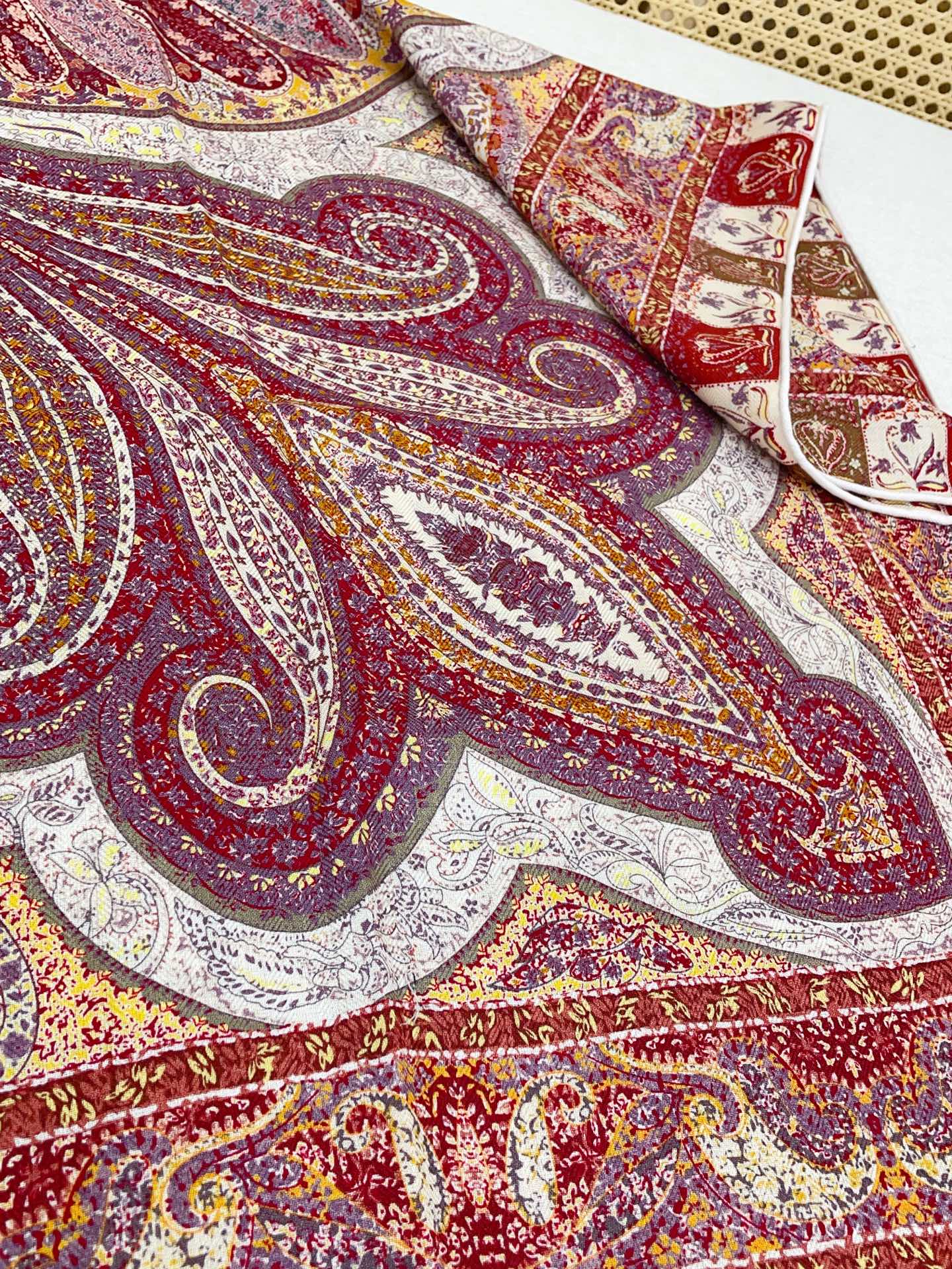 ✨✨低调高奢❗️无论在哪种场合，都能变得高雅有品，超有品味的单品❗️极品精英高手级别的时髦感围巾❗️这款