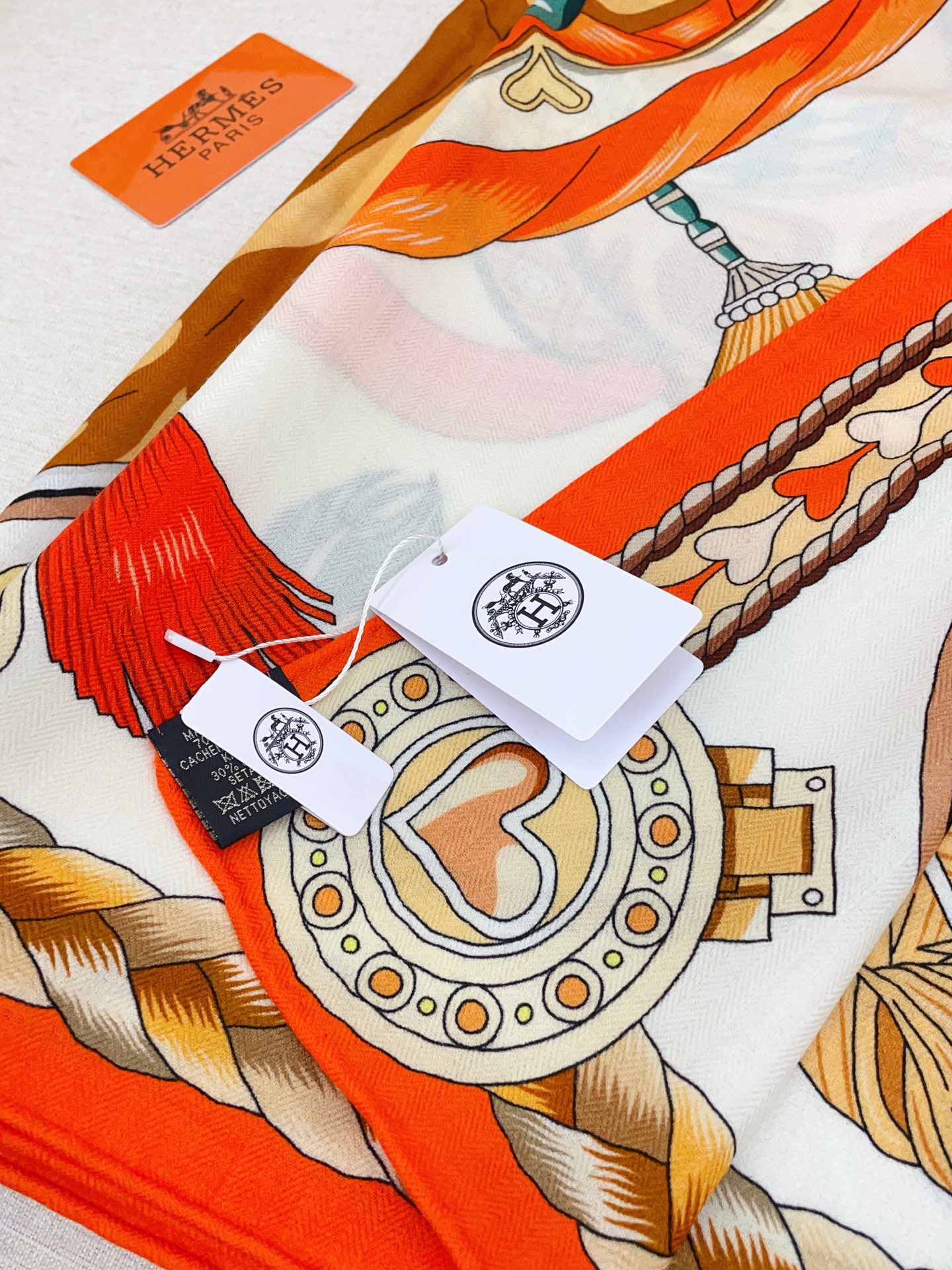 ✨✨【双面同色 丝毛款】H家羊绒新款 买了都说好看‼️推荐💕【甜蜜的鞍具 140】羊绒方巾‼️H家ZG爆