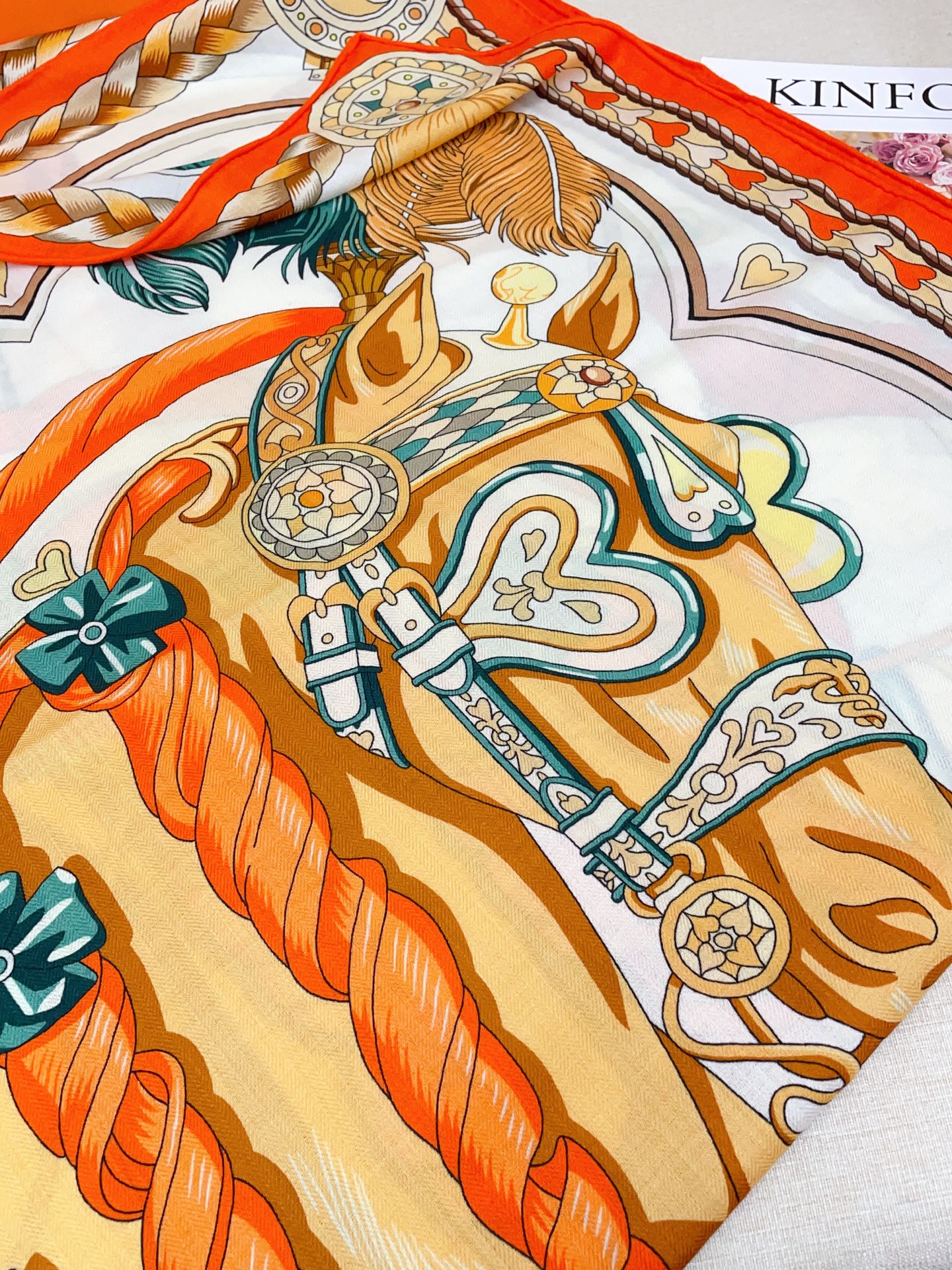 ✨✨【双面同色 丝毛款】H家羊绒新款 买了都说好看‼️推荐💕【甜蜜的鞍具 140】羊绒方巾‼️H家ZG爆